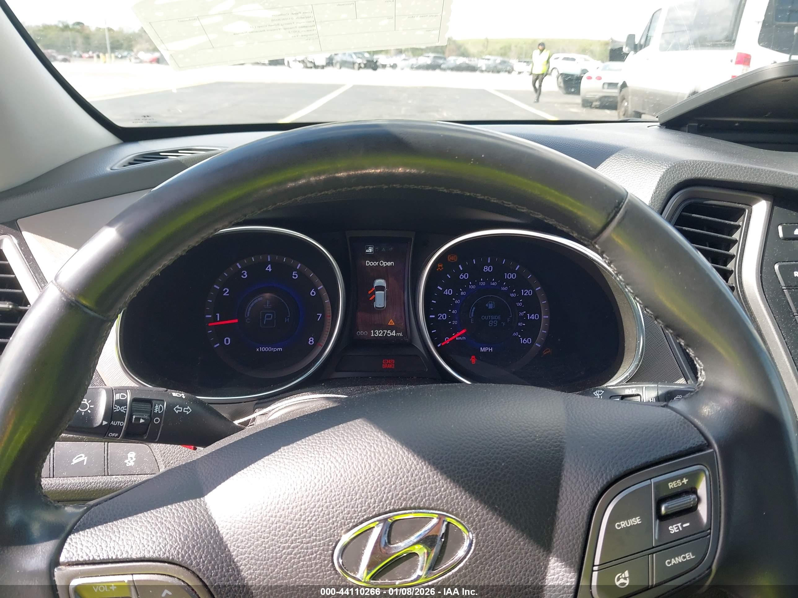 HYUNDAI SANTA image 7