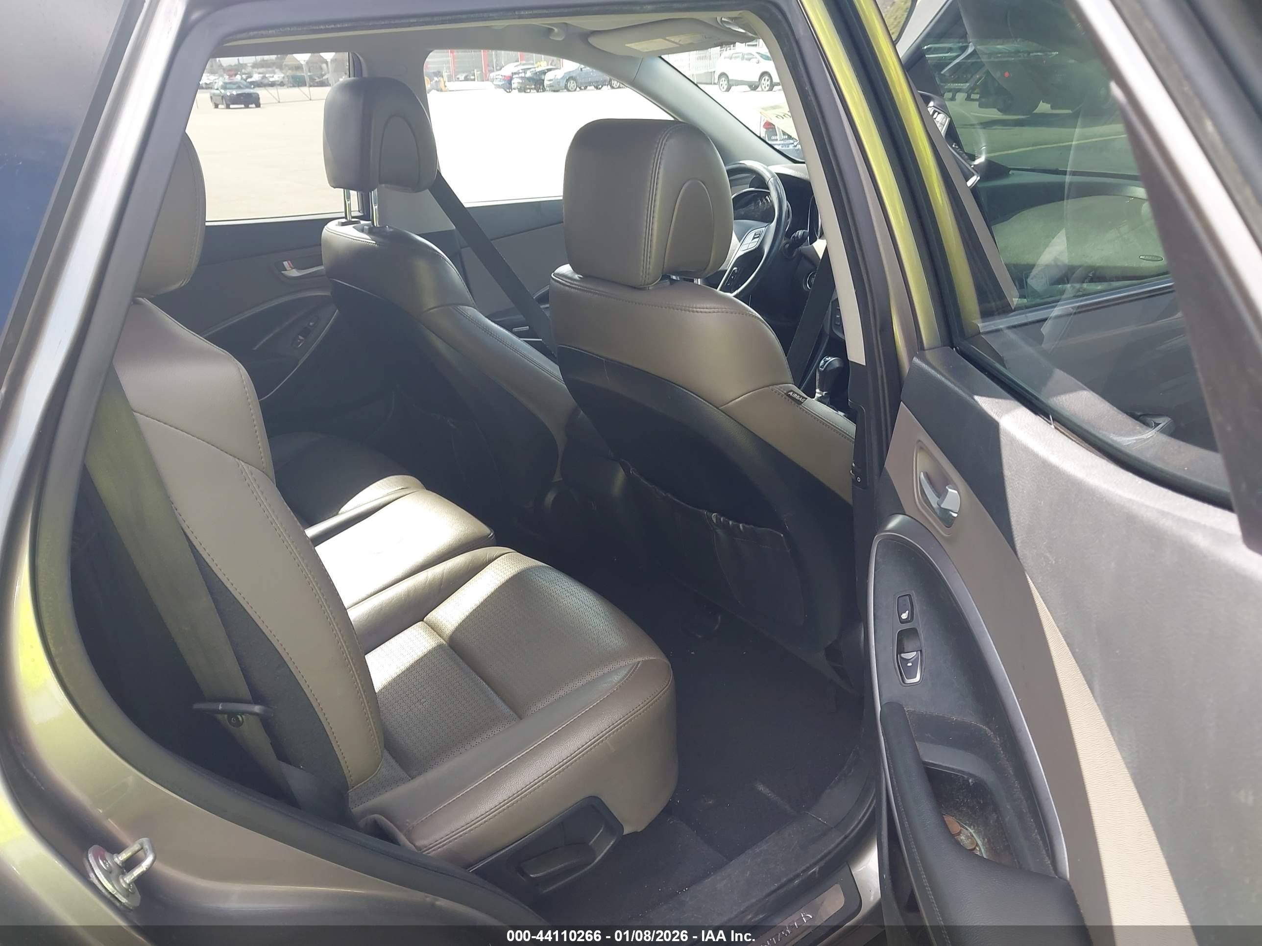 HYUNDAI SANTA image 8