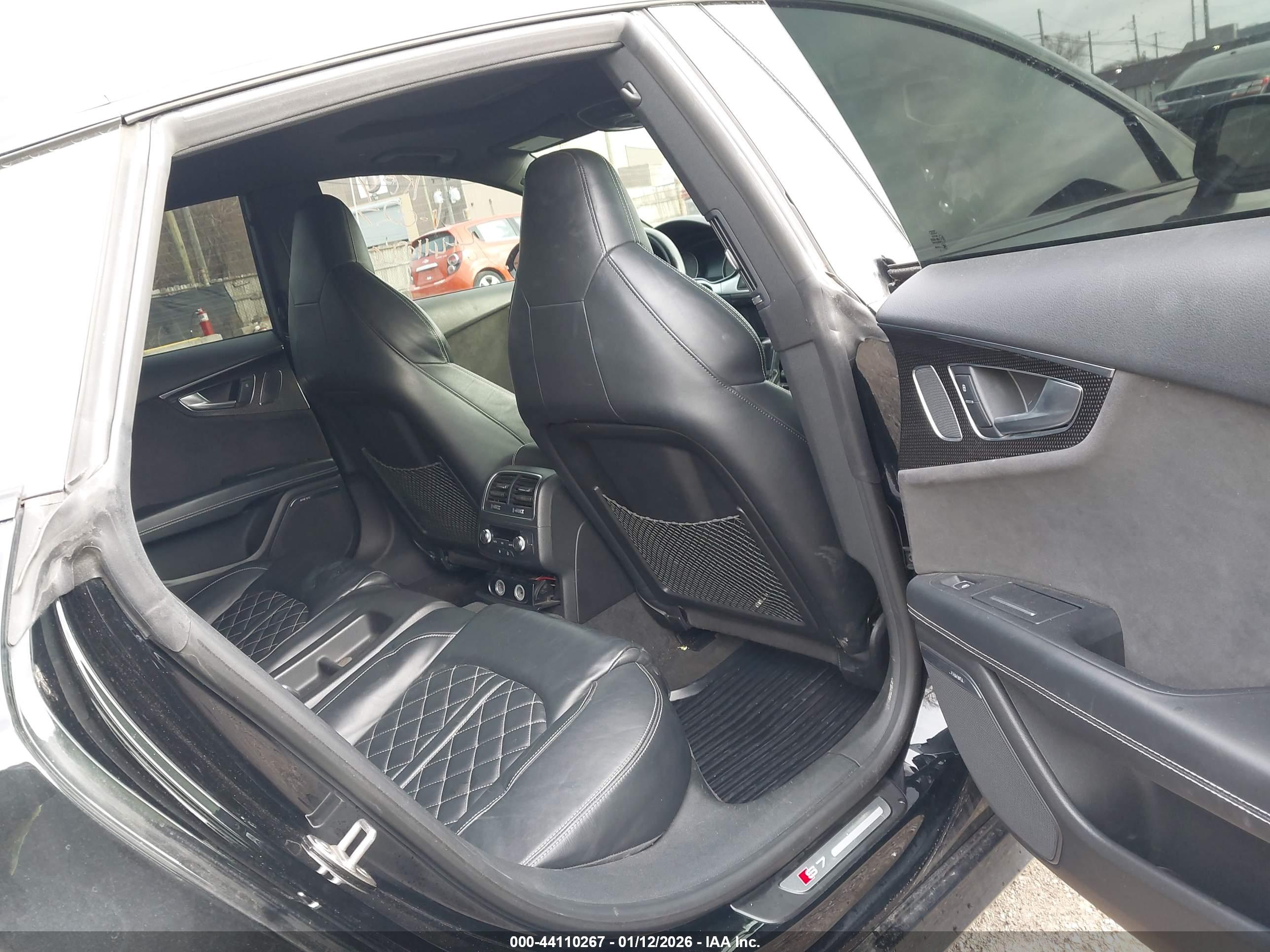 AUDI S7 image 8