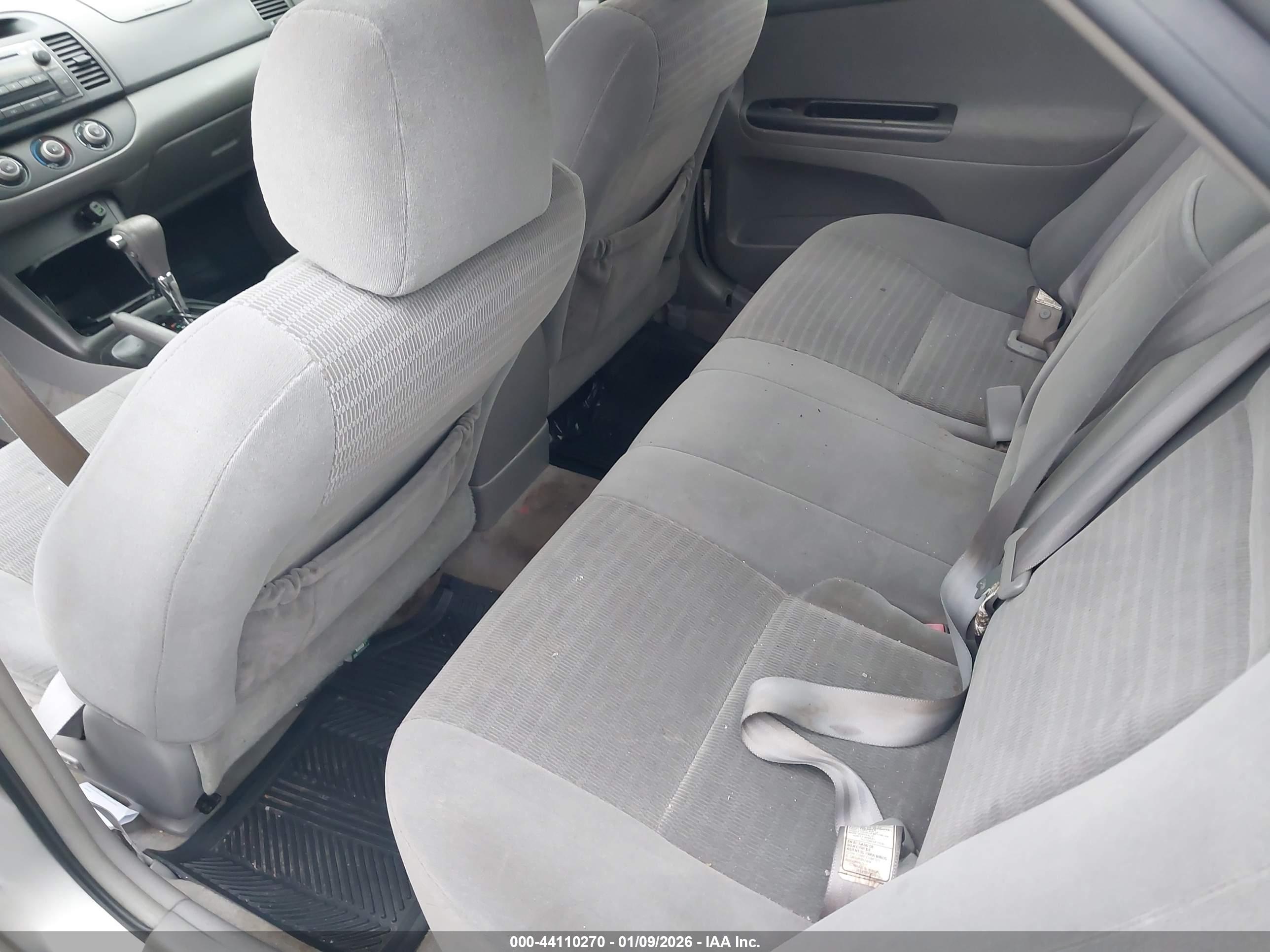 TOYOTA CAMRY image 8