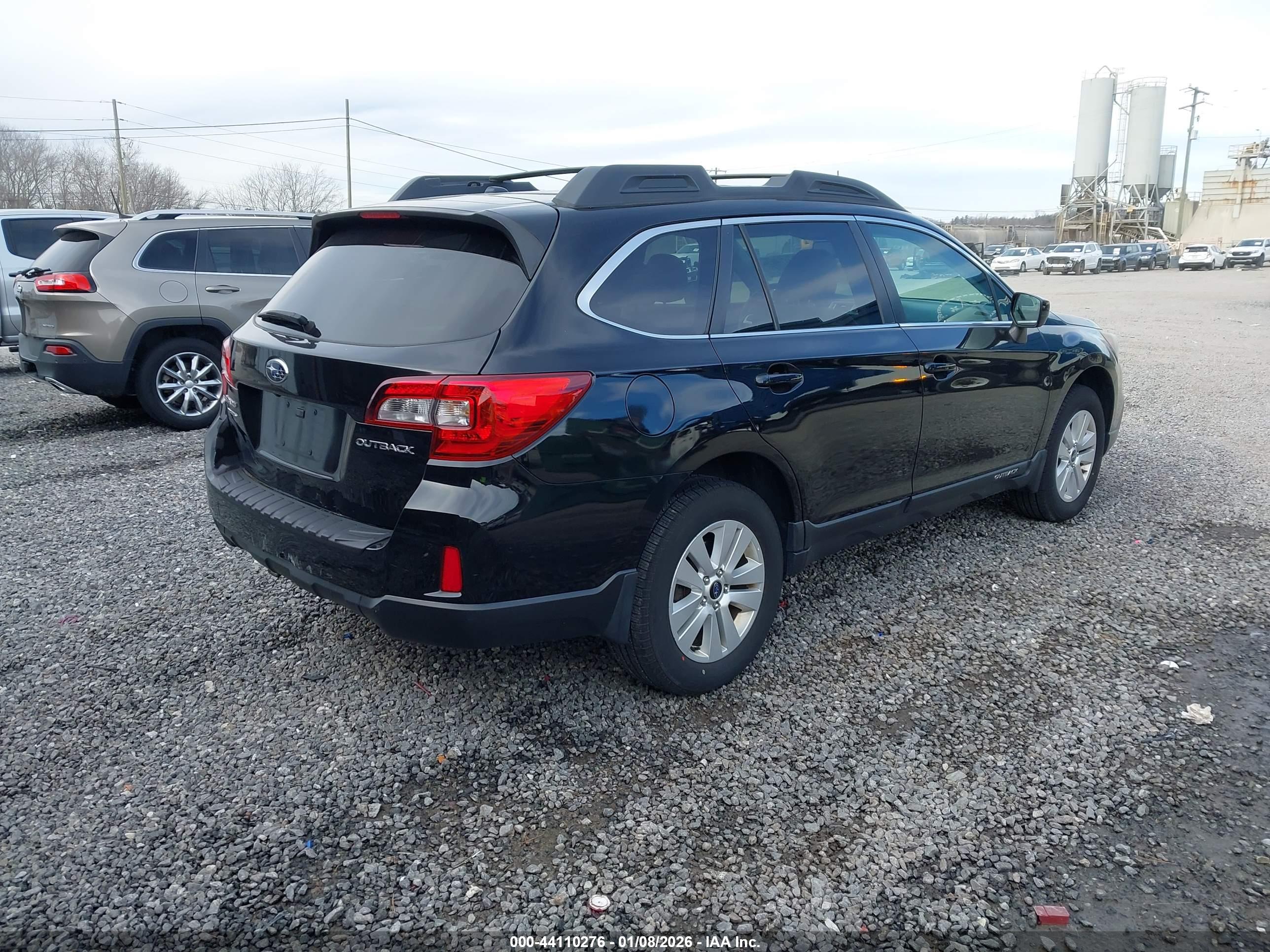 SUBARU OUTBACK image 4