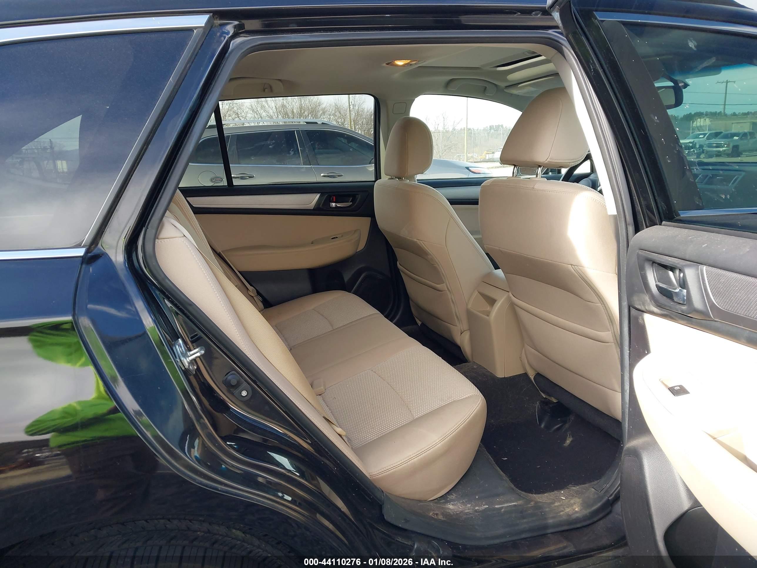 SUBARU OUTBACK image 8