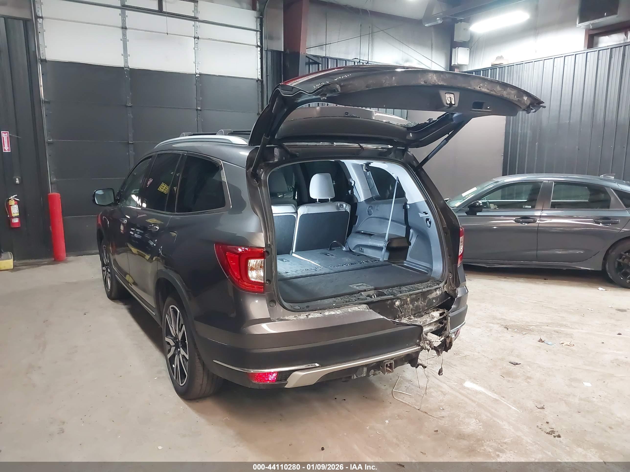 HONDA PILOT image 3
