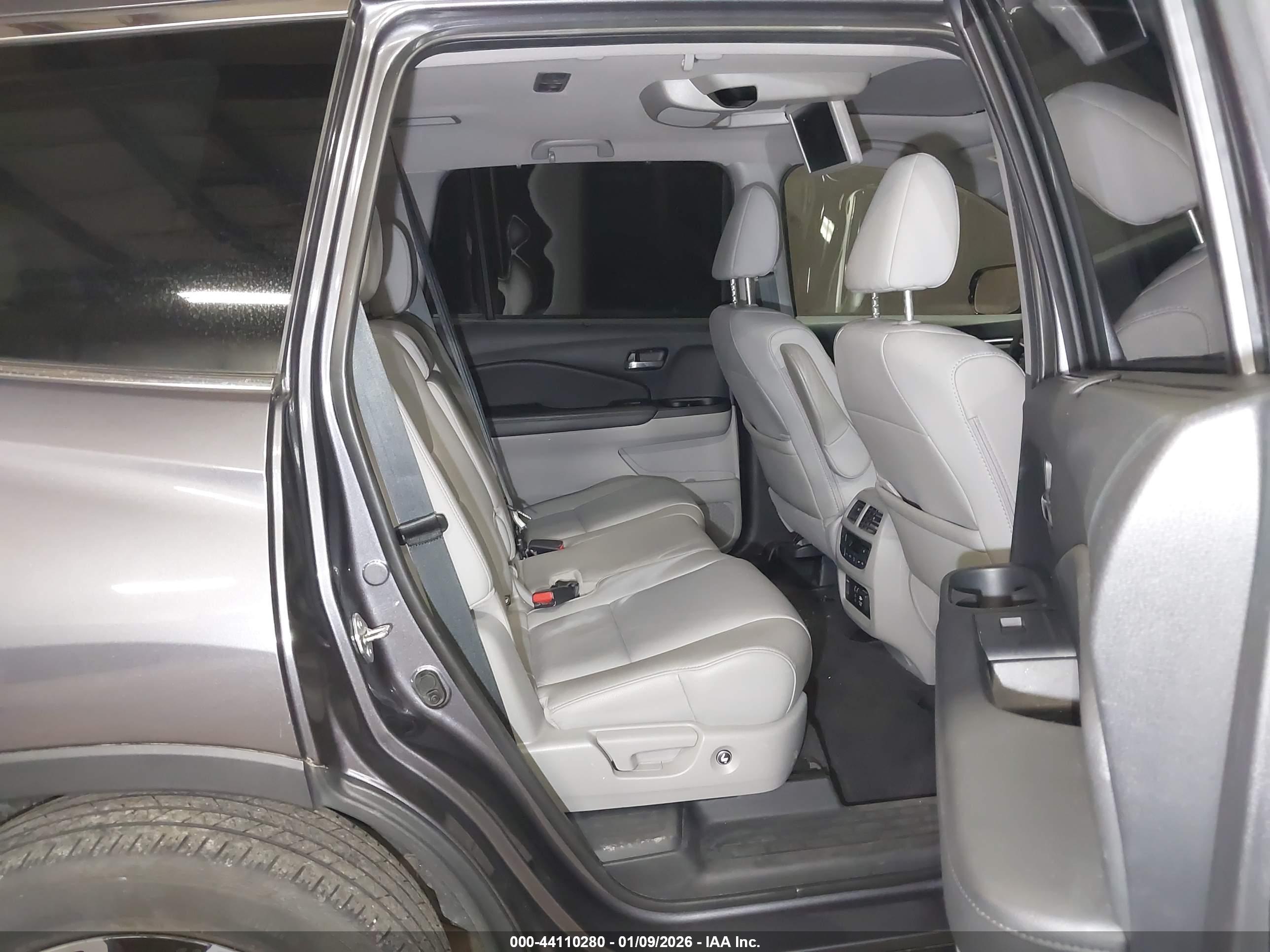 HONDA PILOT image 8