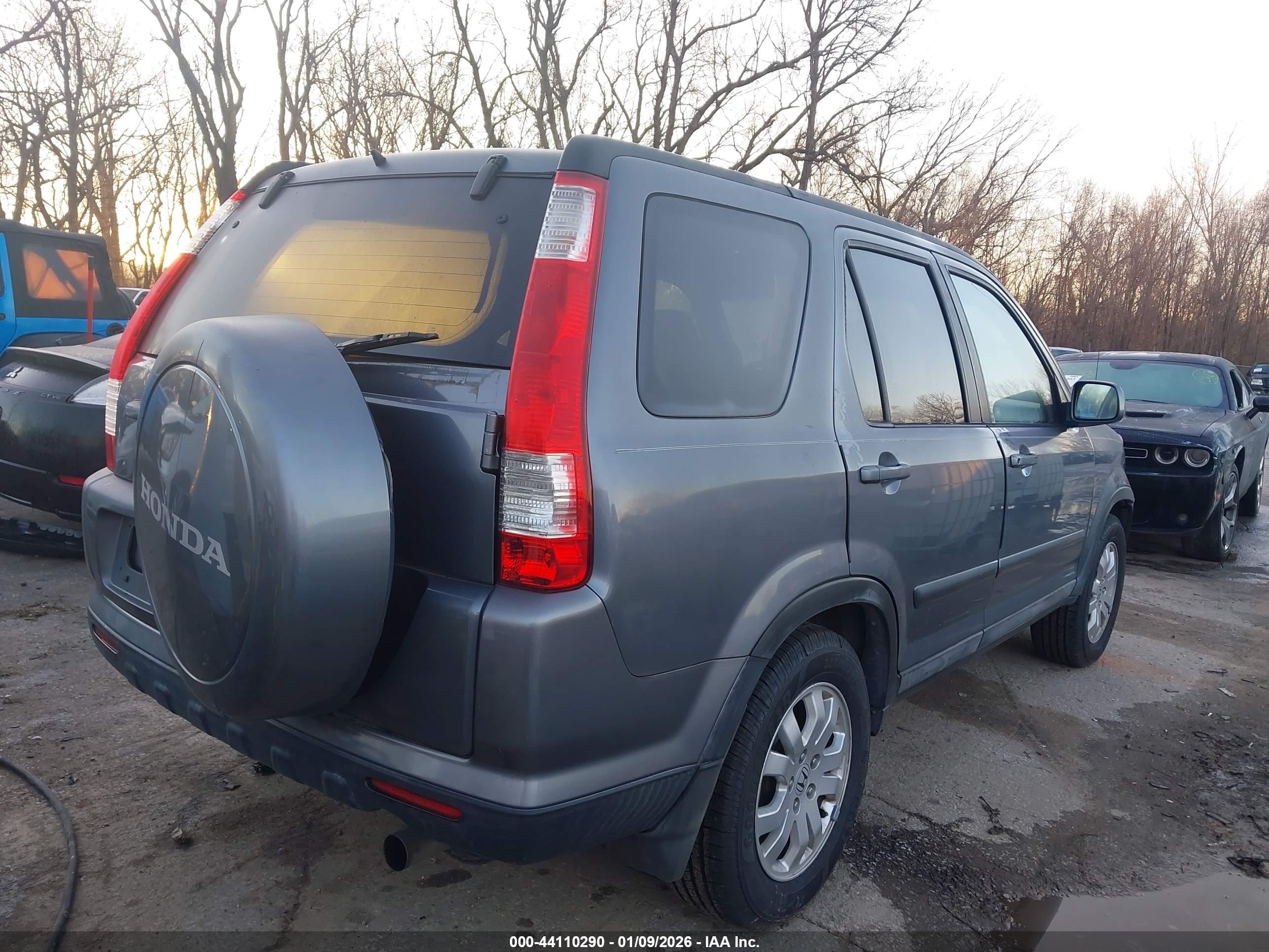 HONDA CR-V image 4