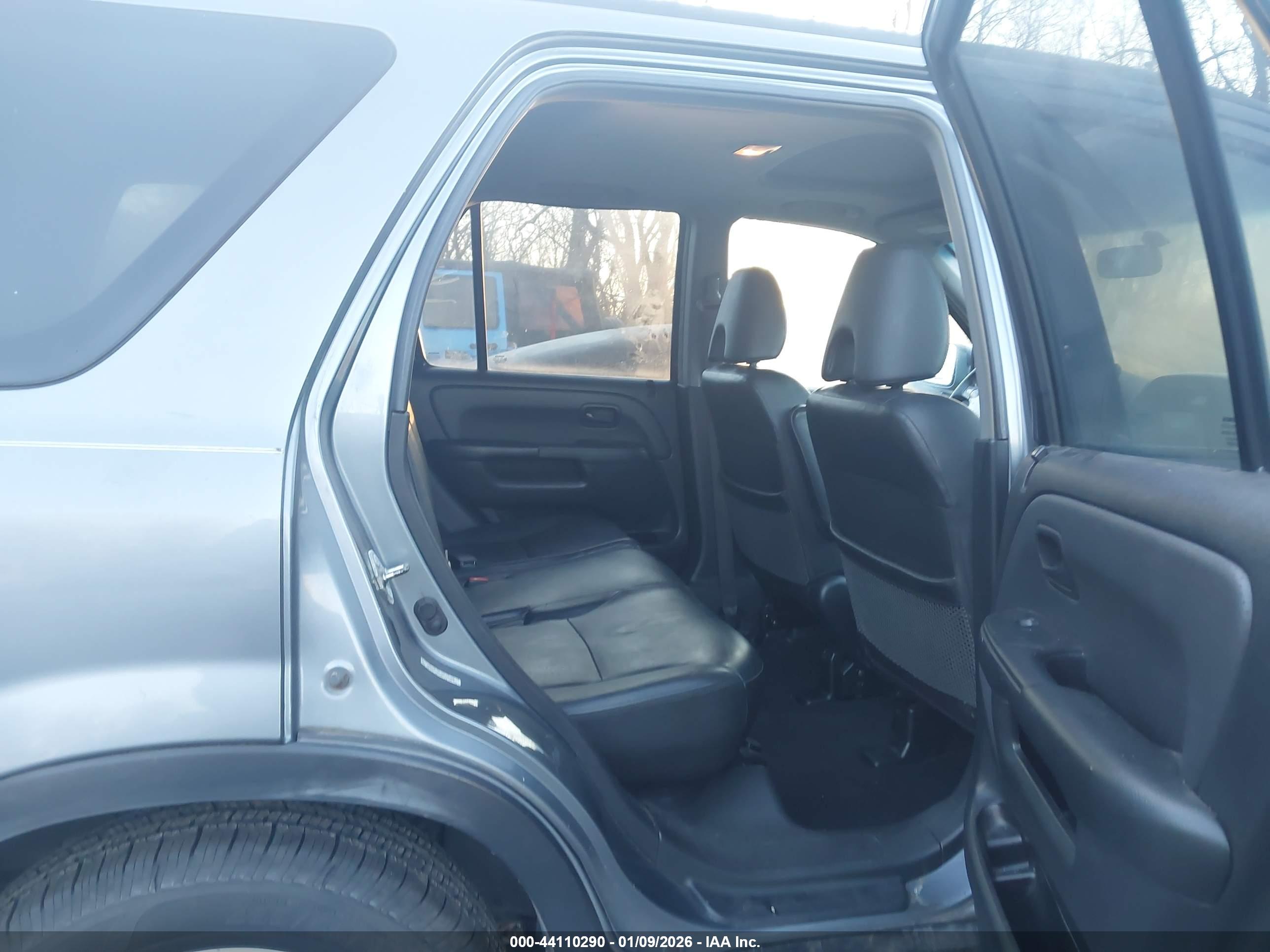 HONDA CR-V image 8