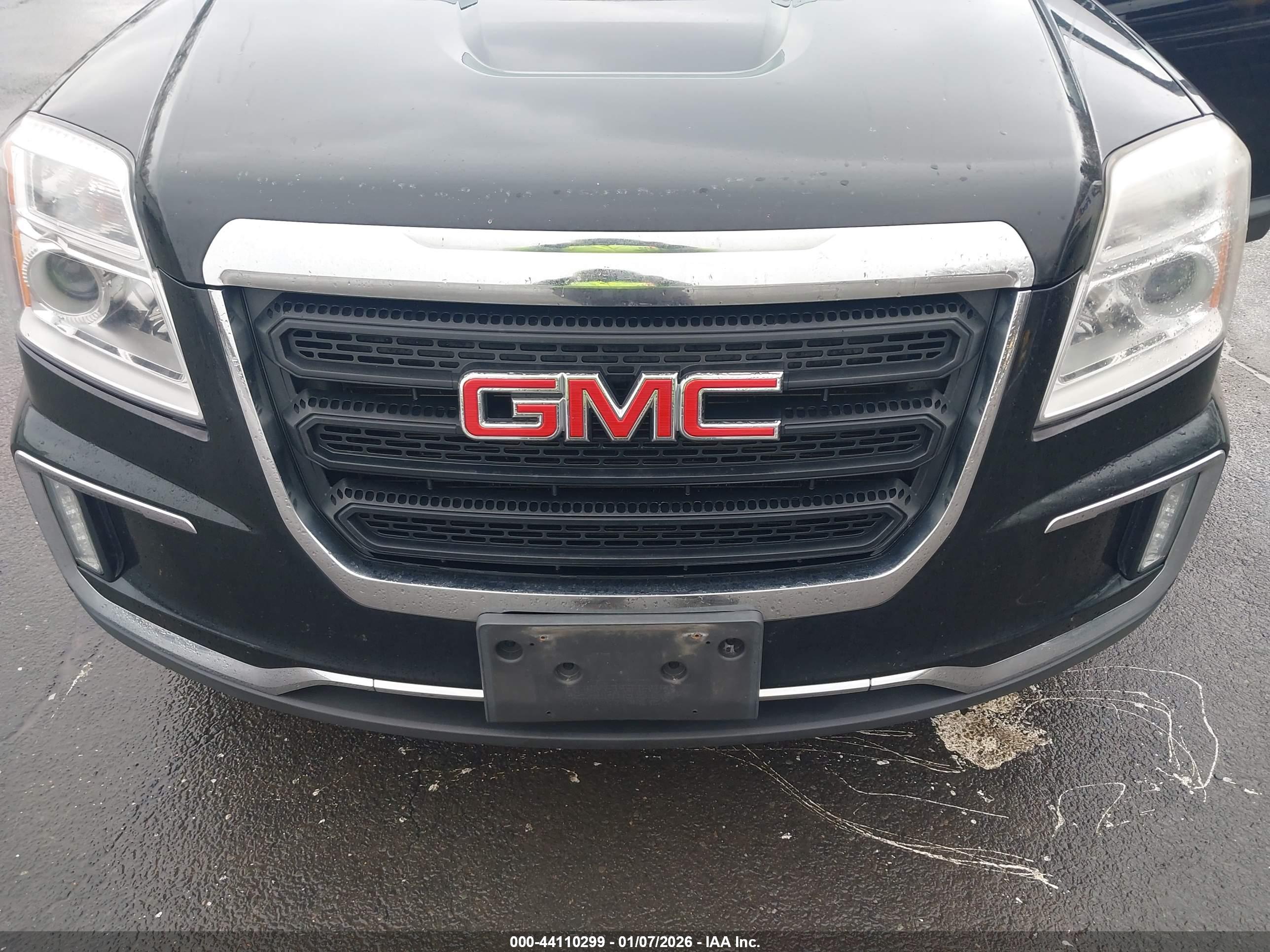 GMC TERRAIN image 6