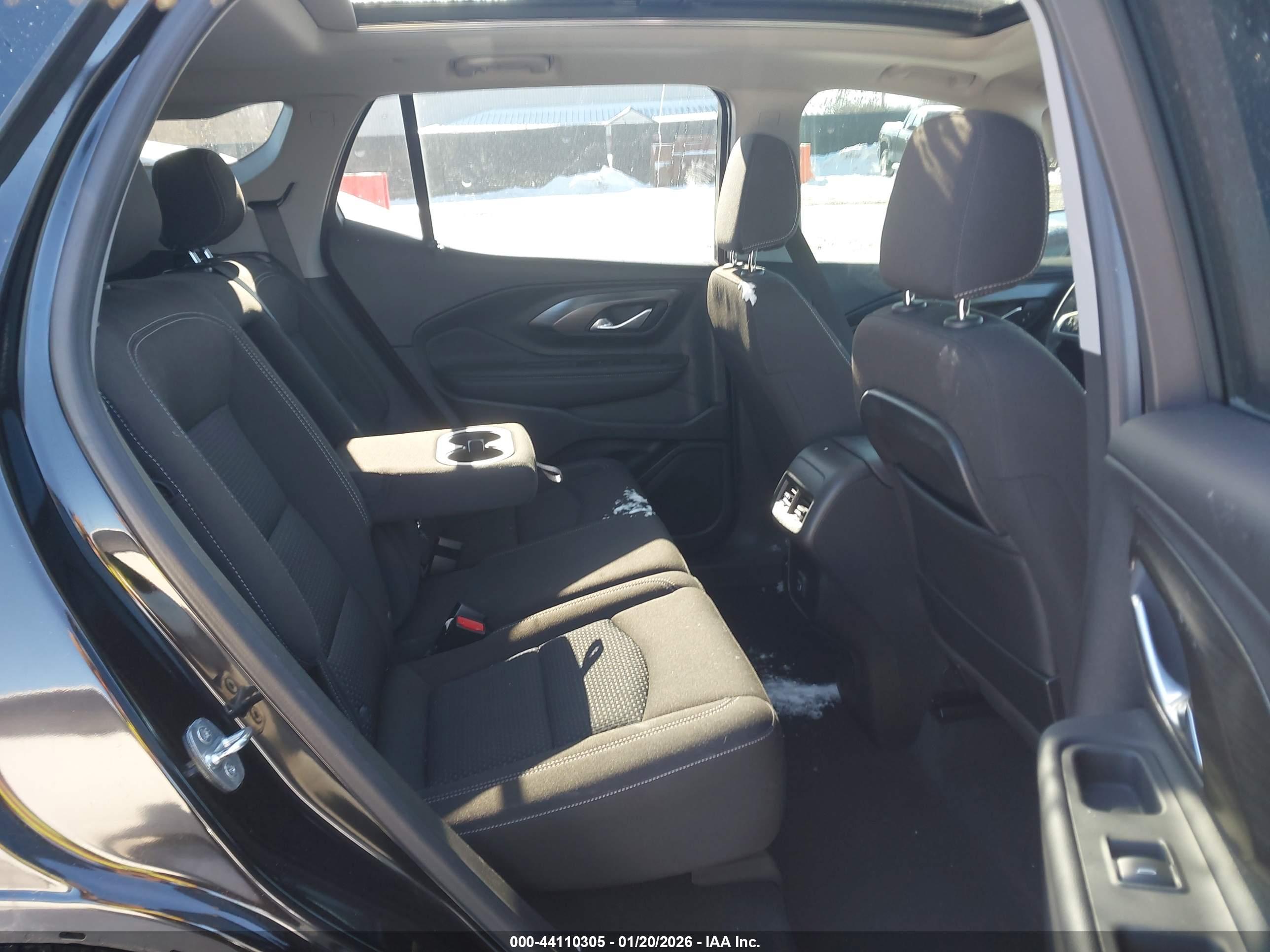 GMC TERRAIN image 8