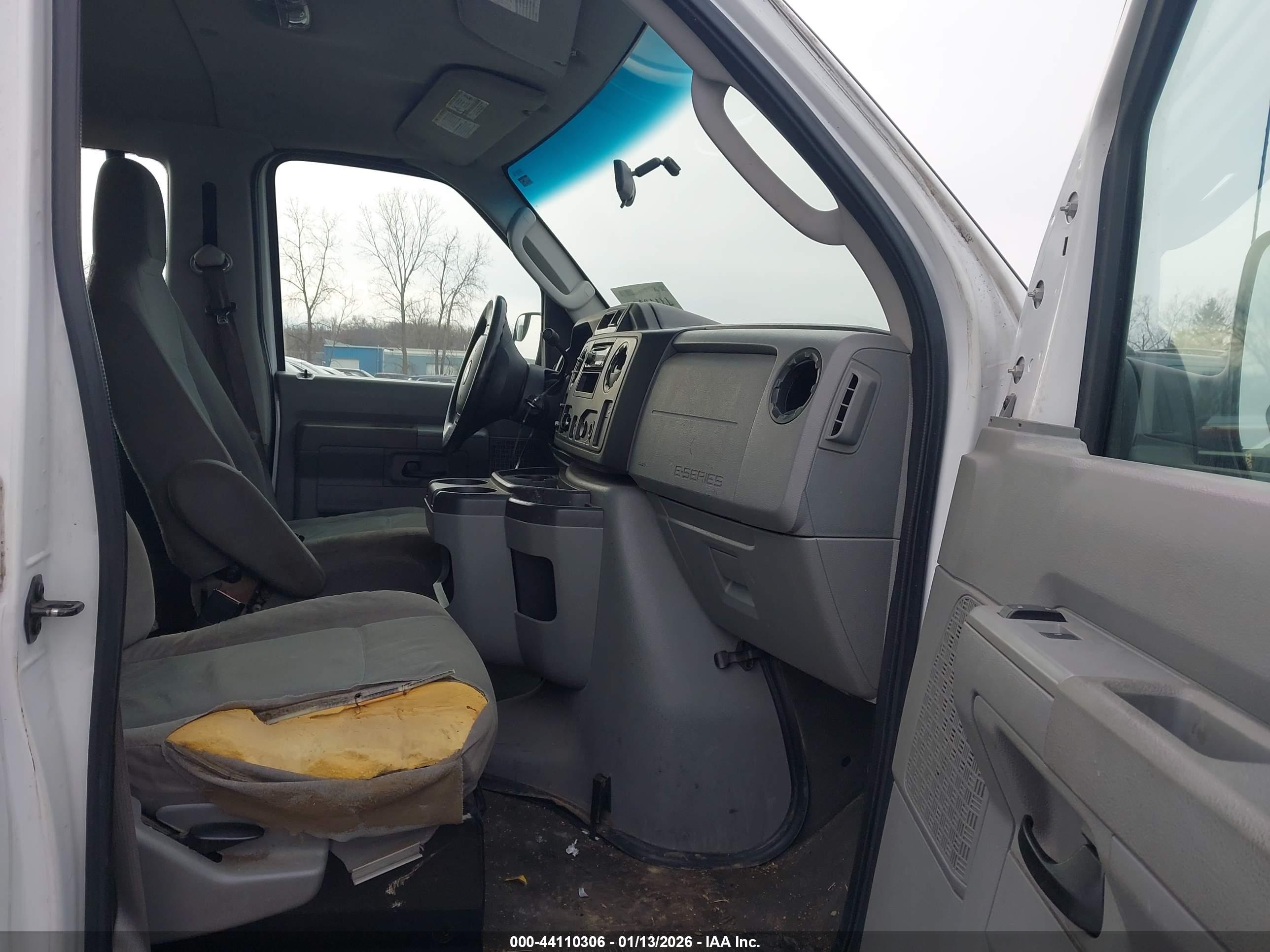 FORD E-350 image 5