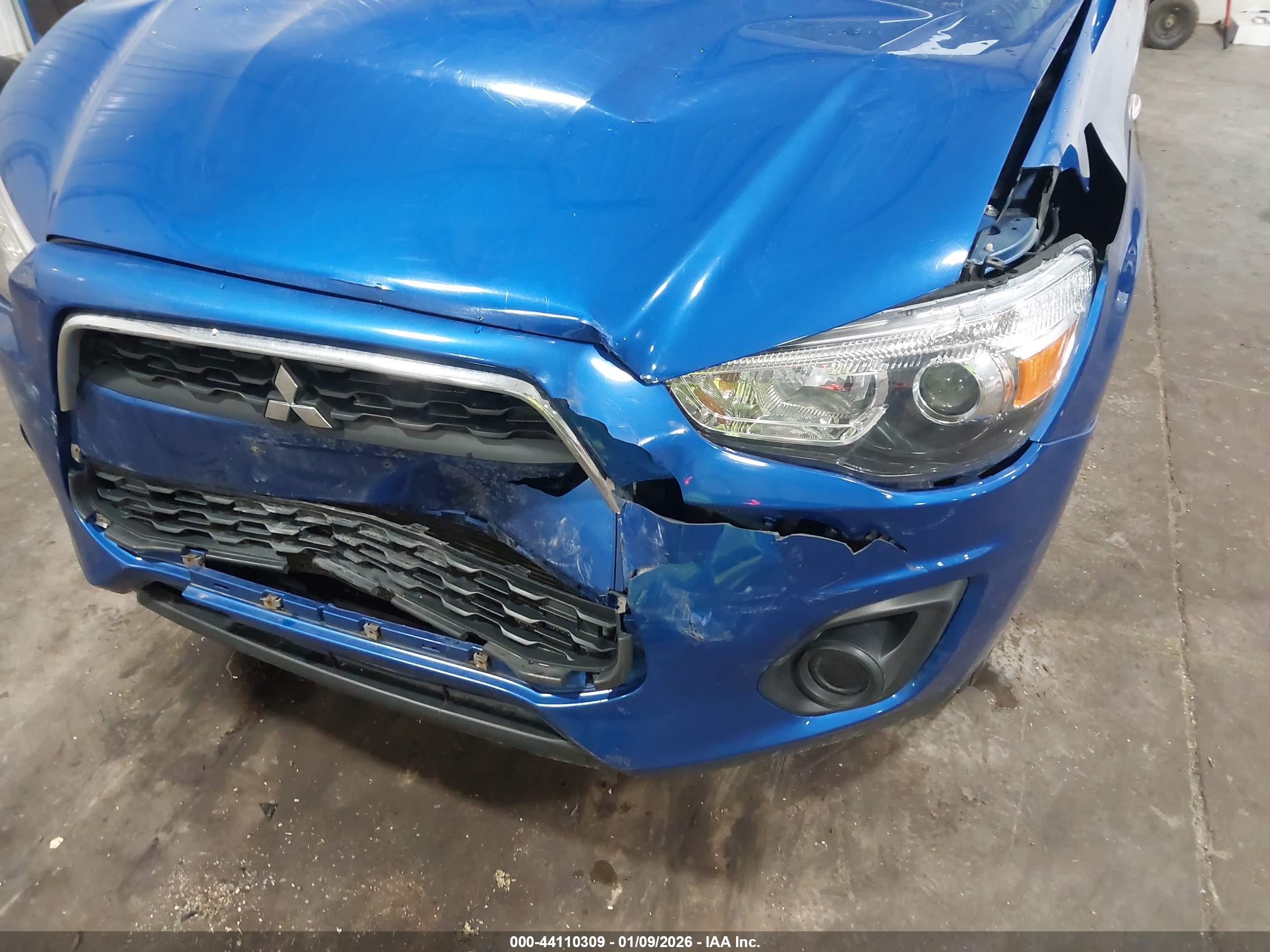 MITSUBISHI OUTLANDER image 6