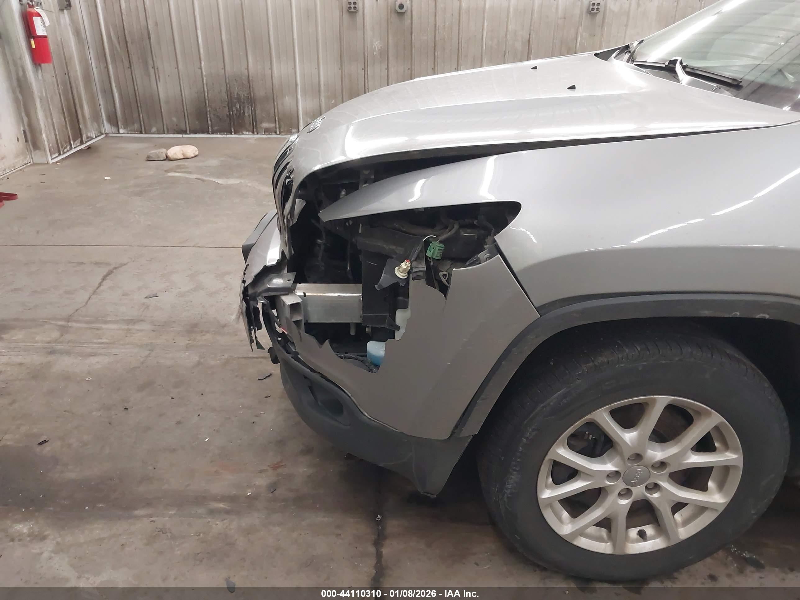 JEEP CHEROKEE image 6