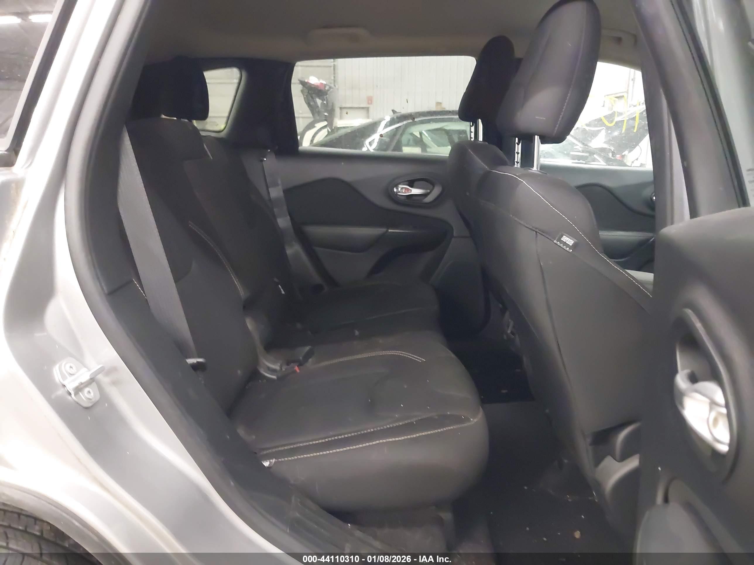 JEEP CHEROKEE image 8