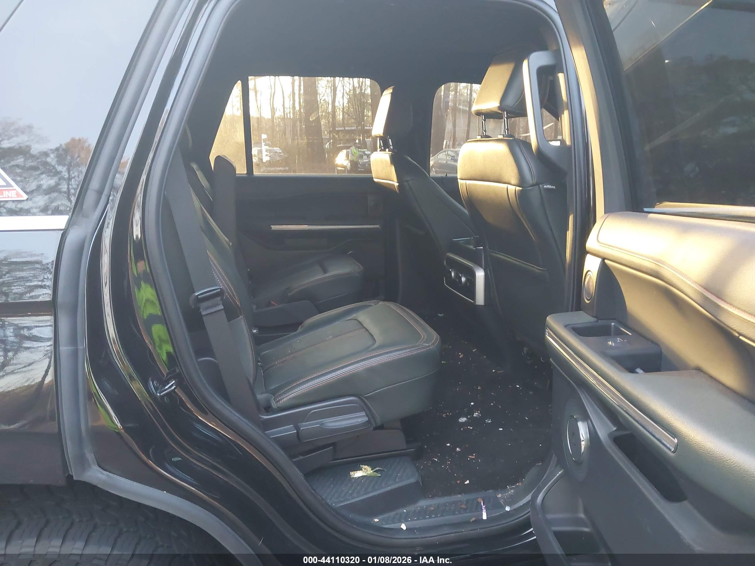 FORD EXPEDITION image 8