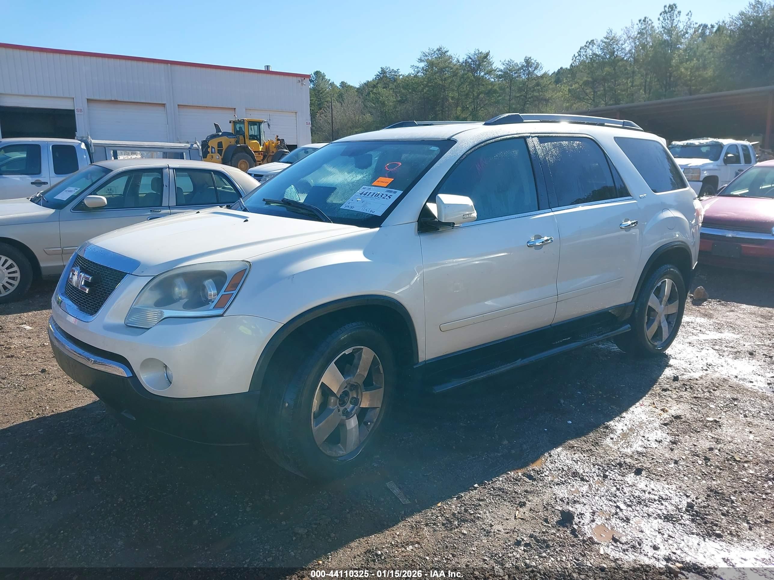 GMC ACADIA image 2