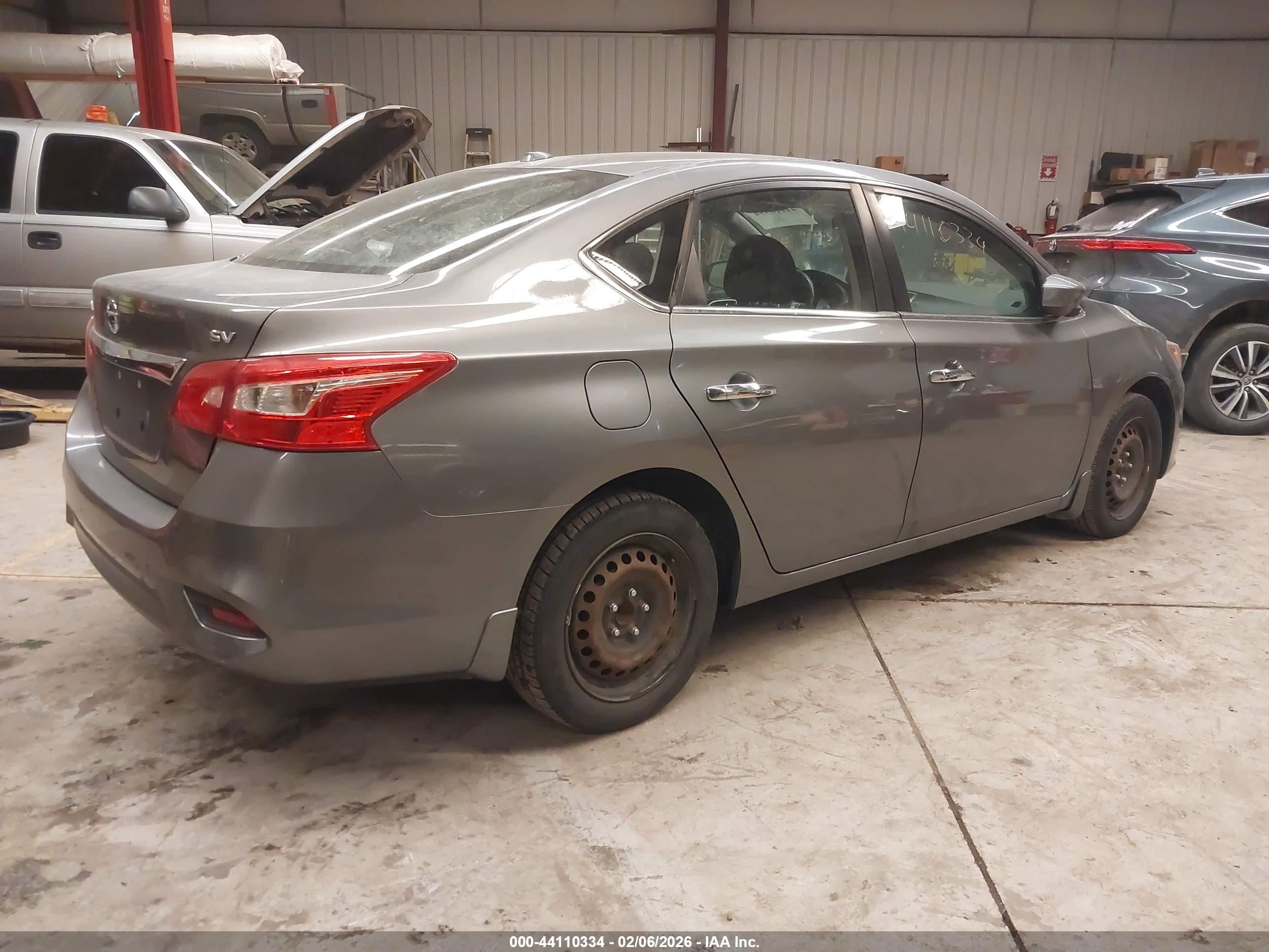 NISSAN SENTRA image 4