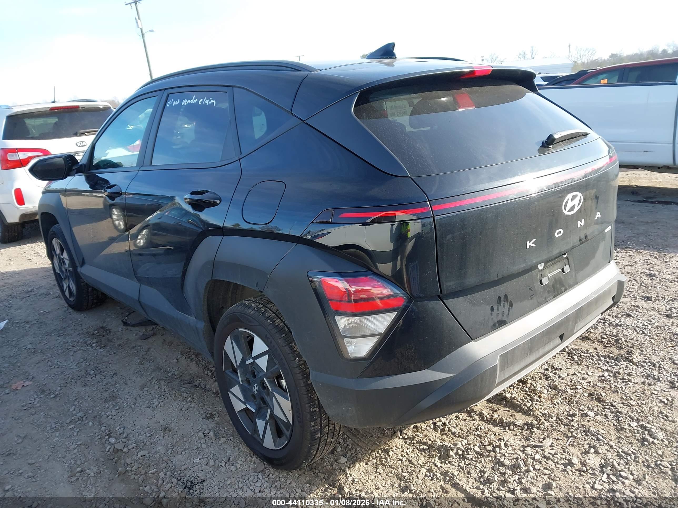HYUNDAI KONA image 3