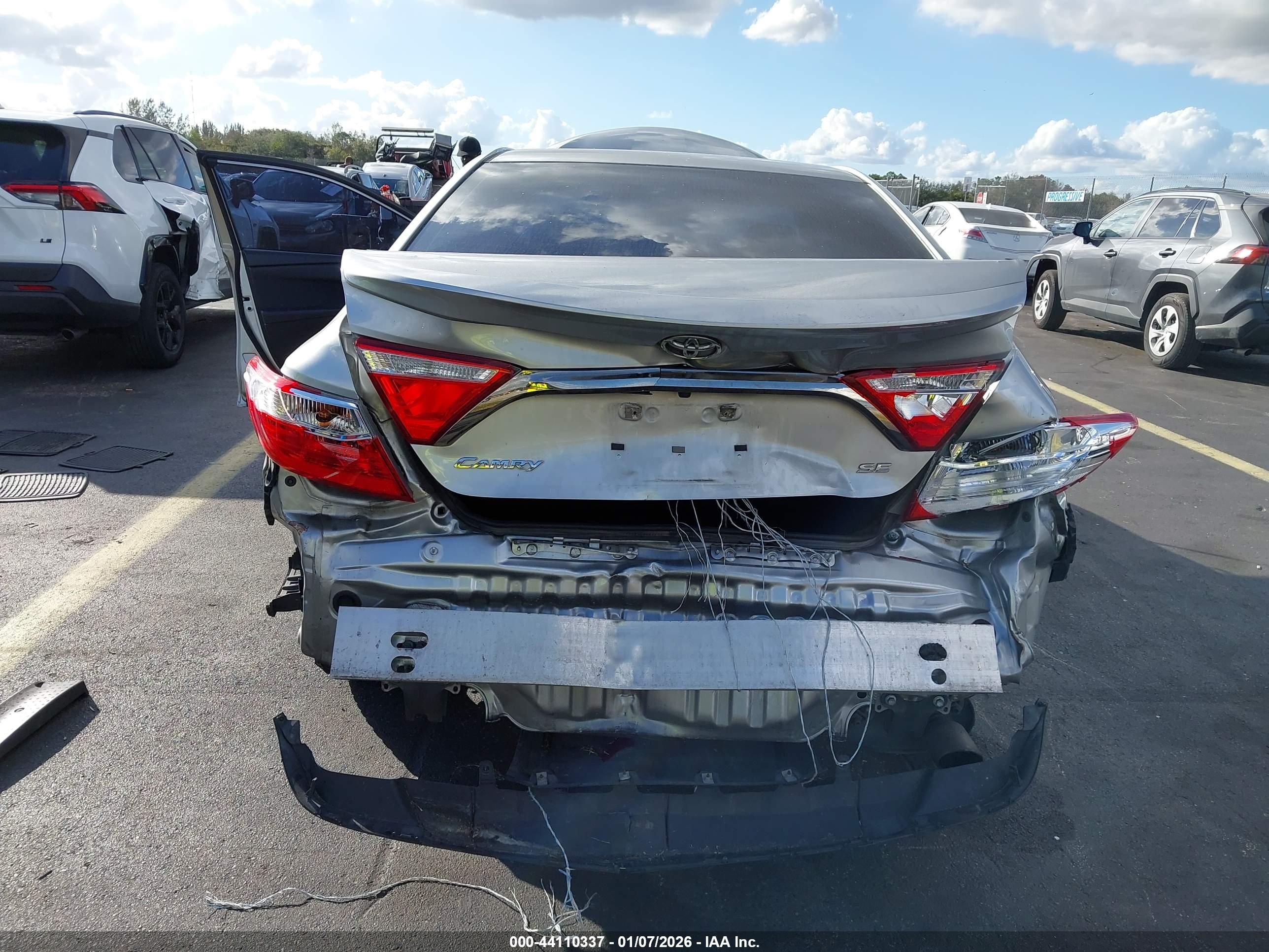 TOYOTA CAMRY image 6