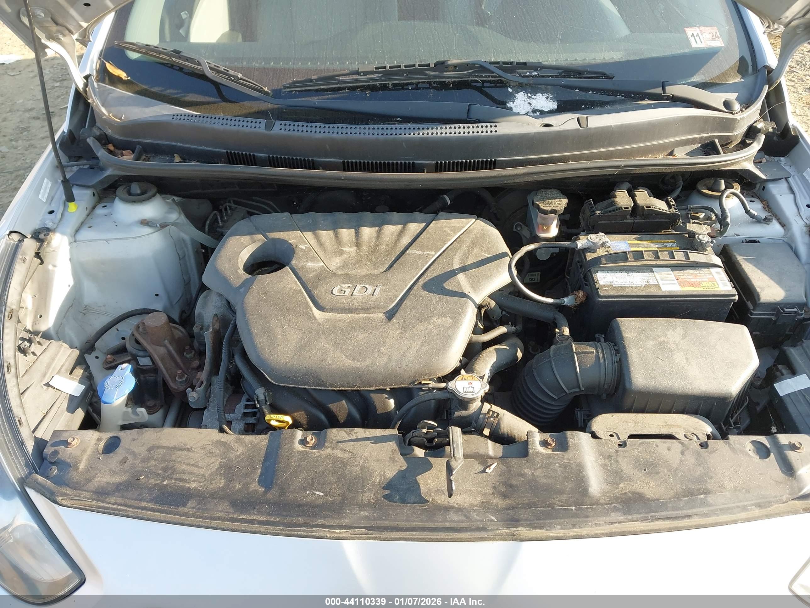 HYUNDAI ACCENT image 10