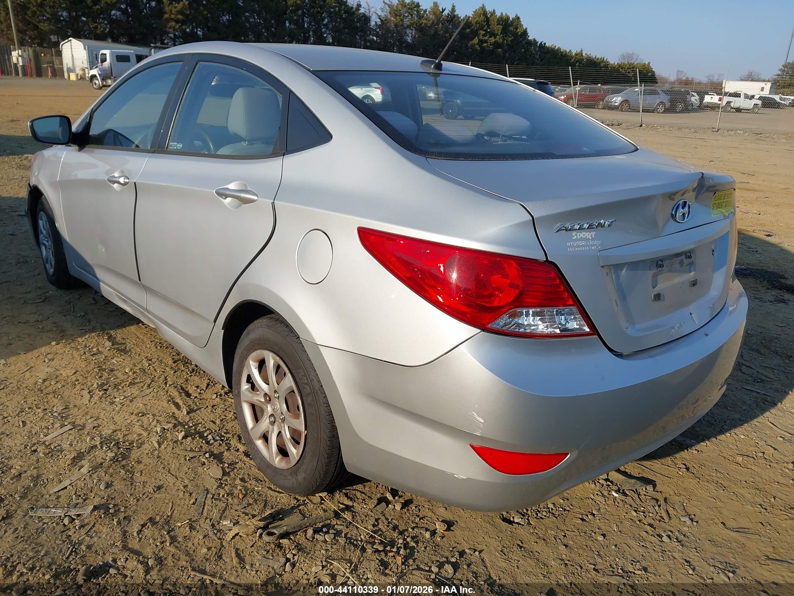HYUNDAI ACCENT image 3