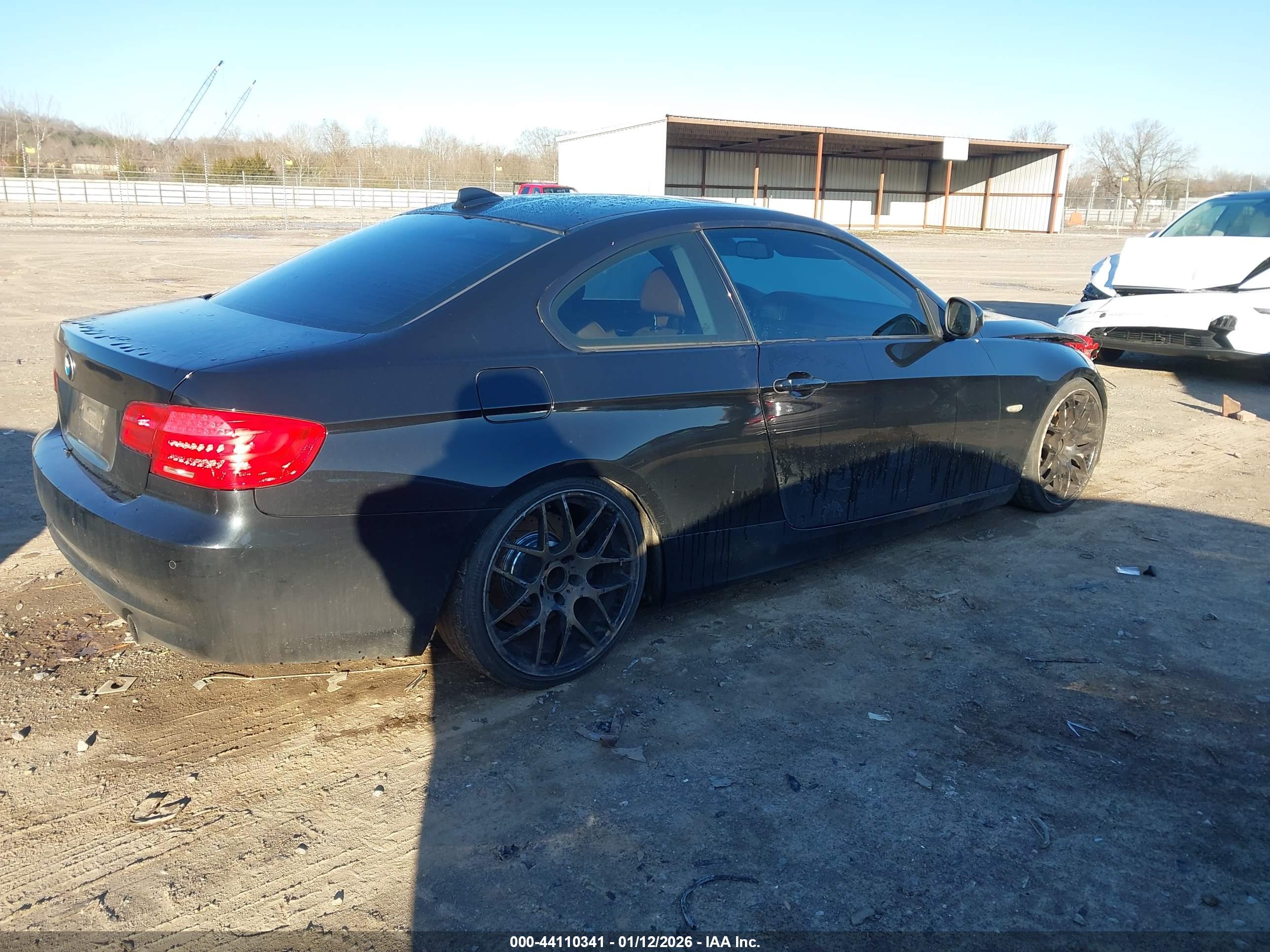 BMW 335I image 4