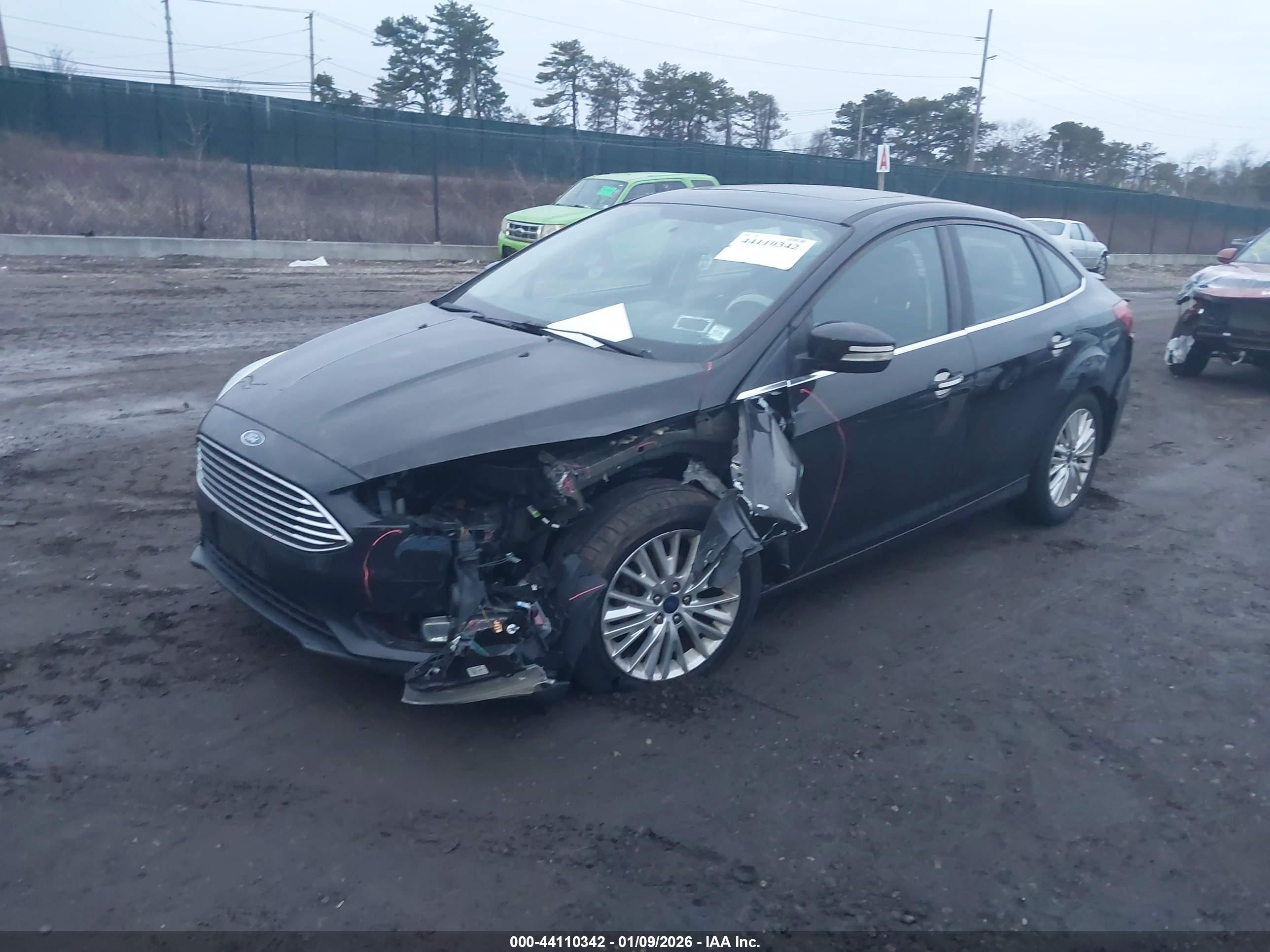 FORD FOCUS image 2