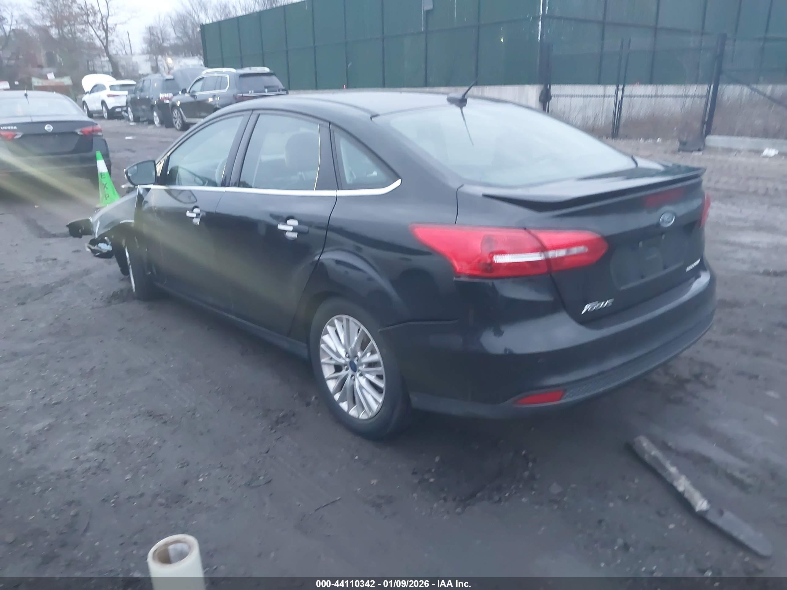 FORD FOCUS image 3