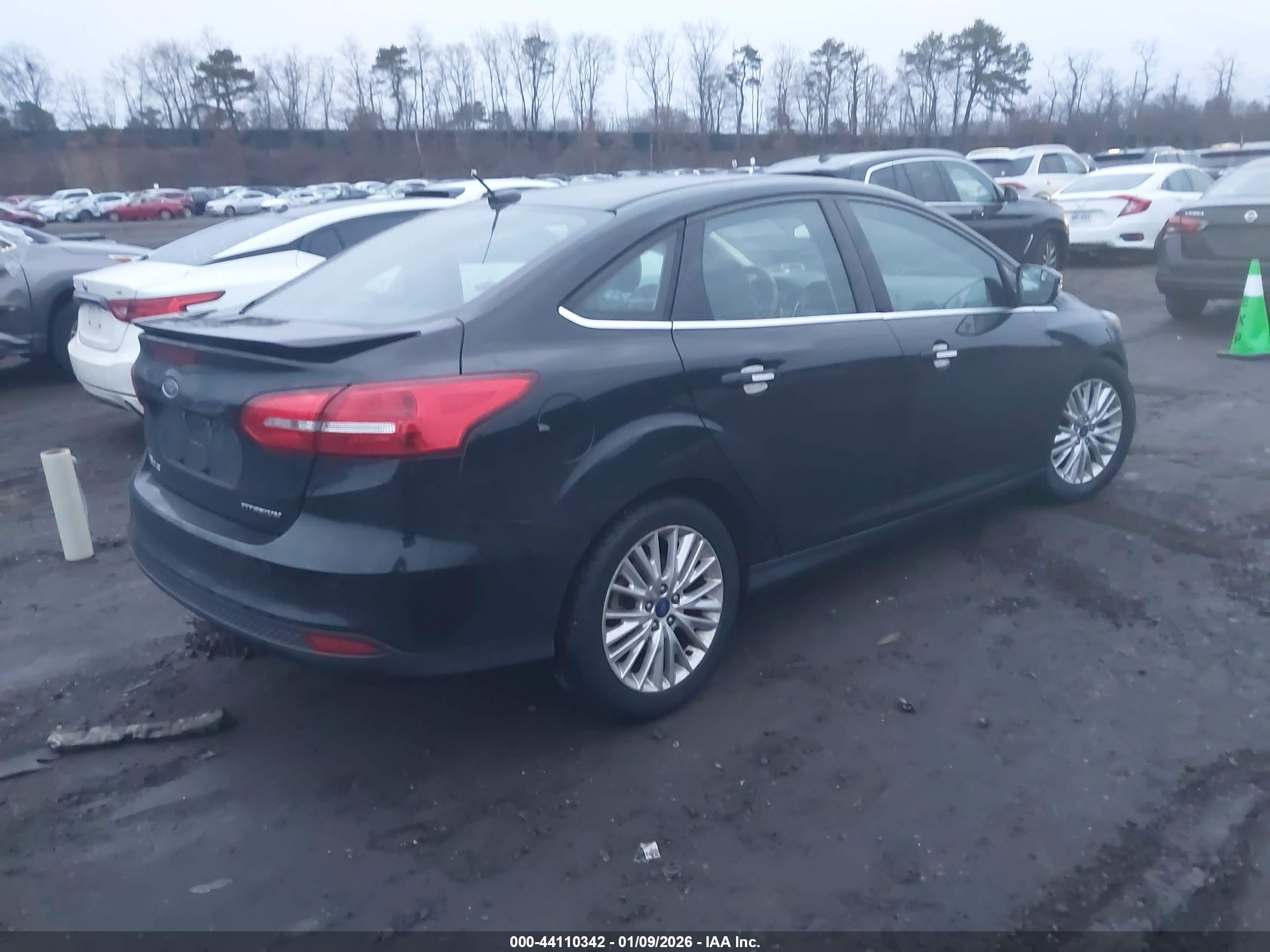 FORD FOCUS image 4