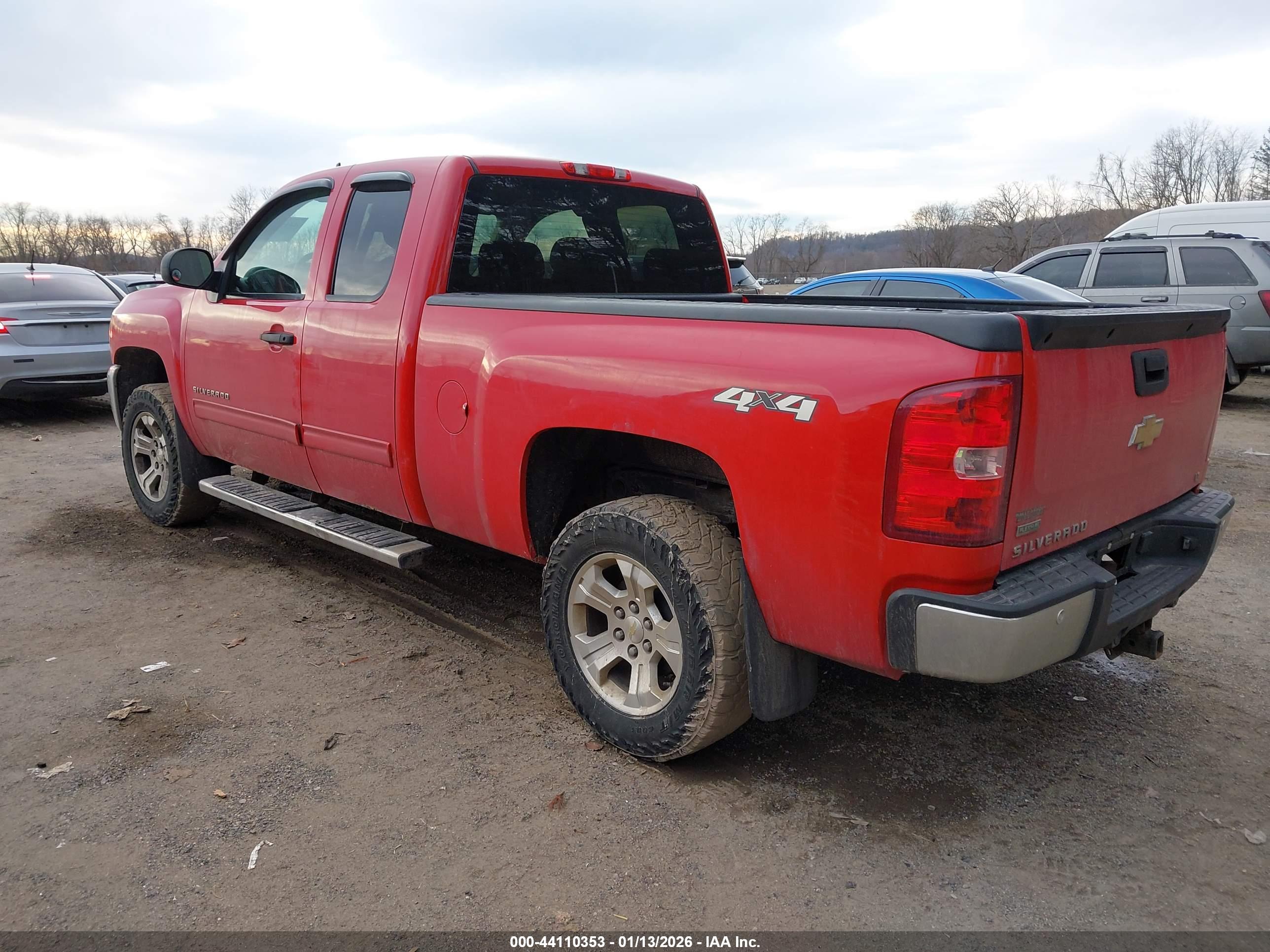 CHEVROLET SILVERADO image 3