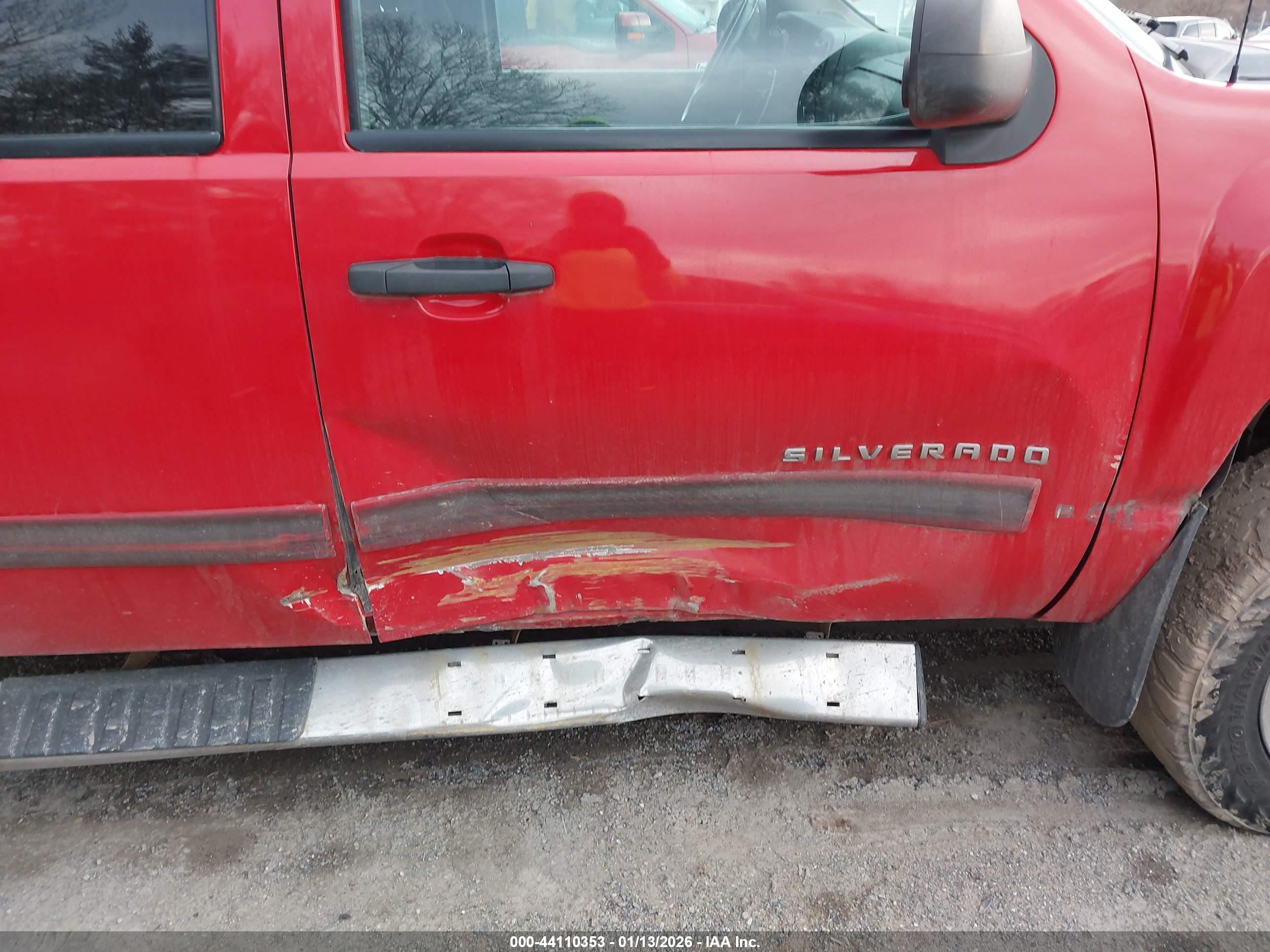CHEVROLET SILVERADO image 6