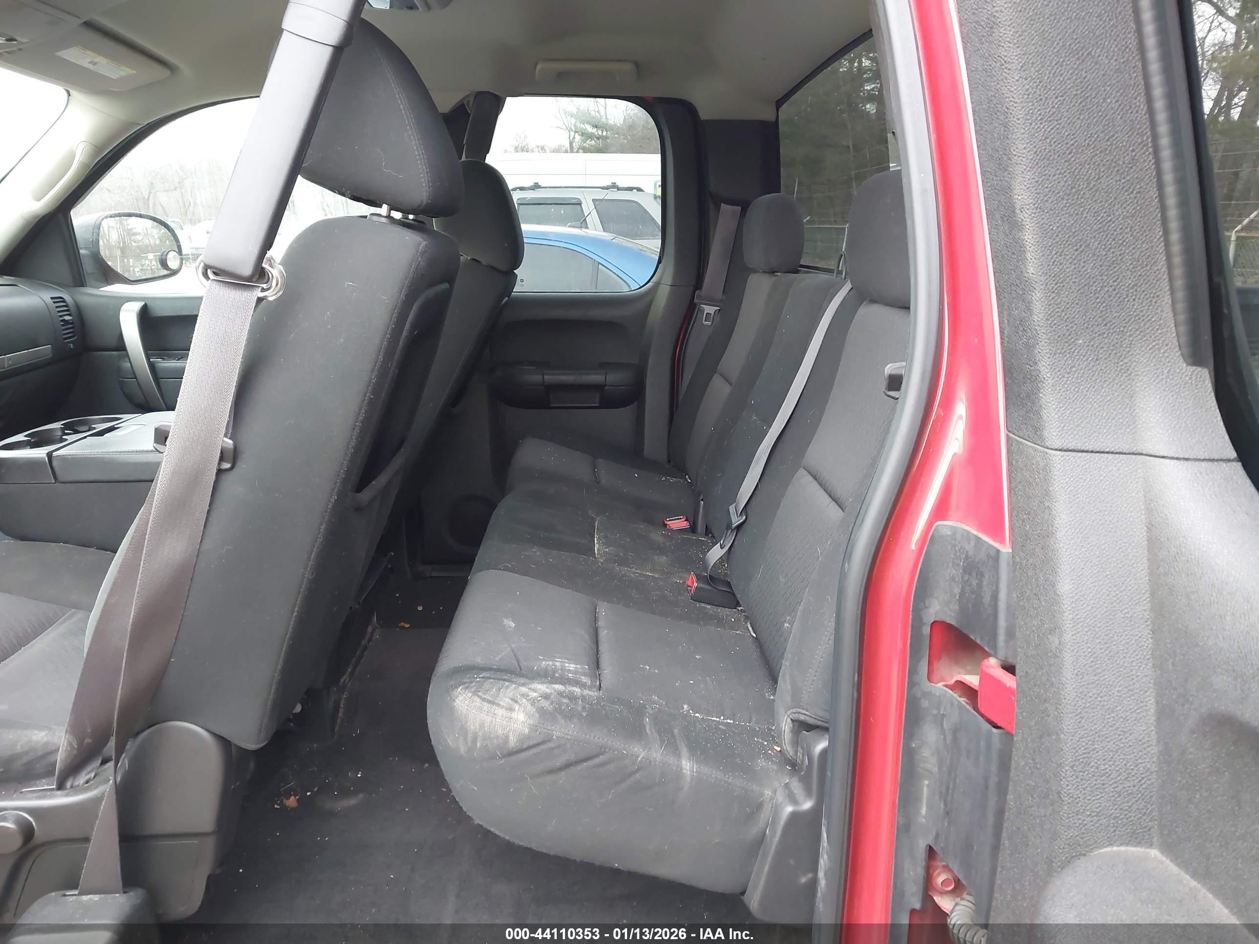 CHEVROLET SILVERADO image 8