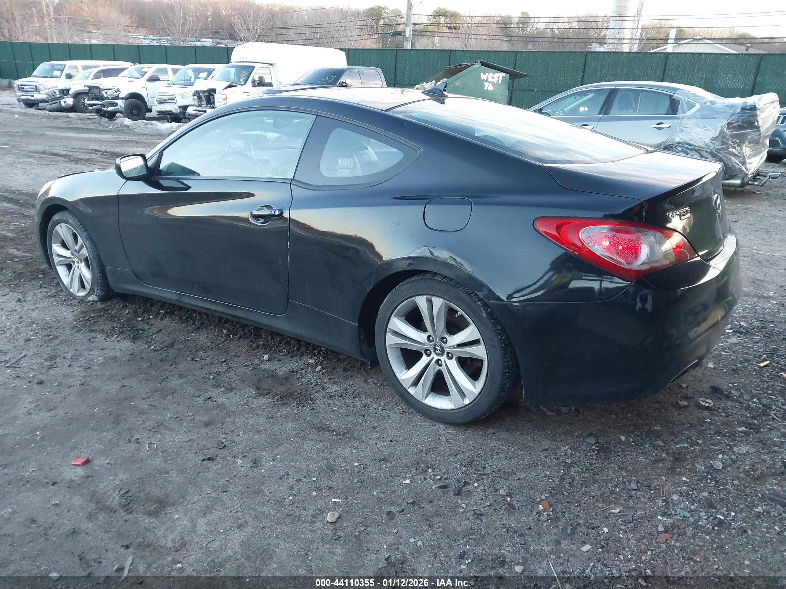 HYUNDAI GENESIS image 3
