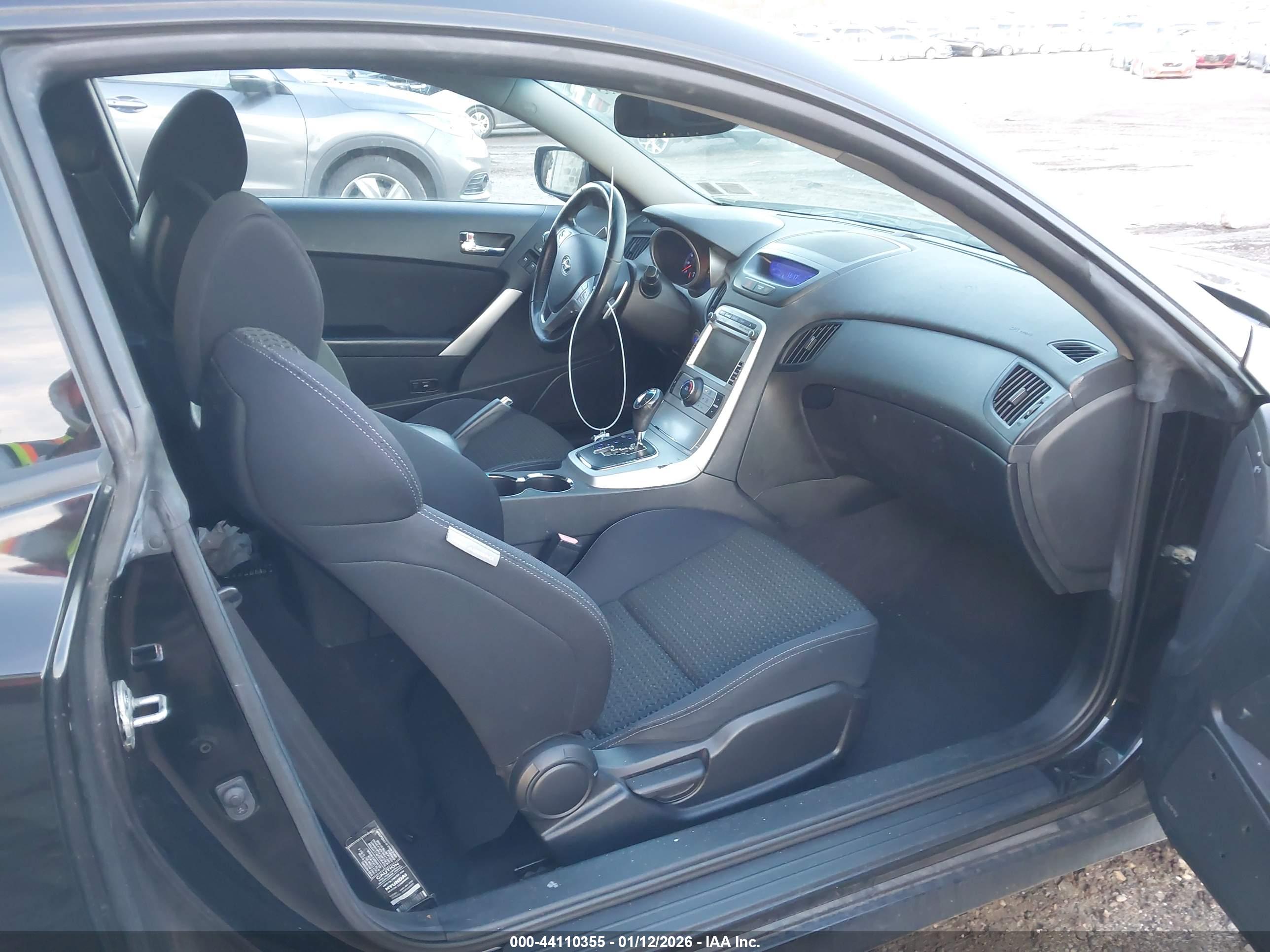 HYUNDAI GENESIS image 5
