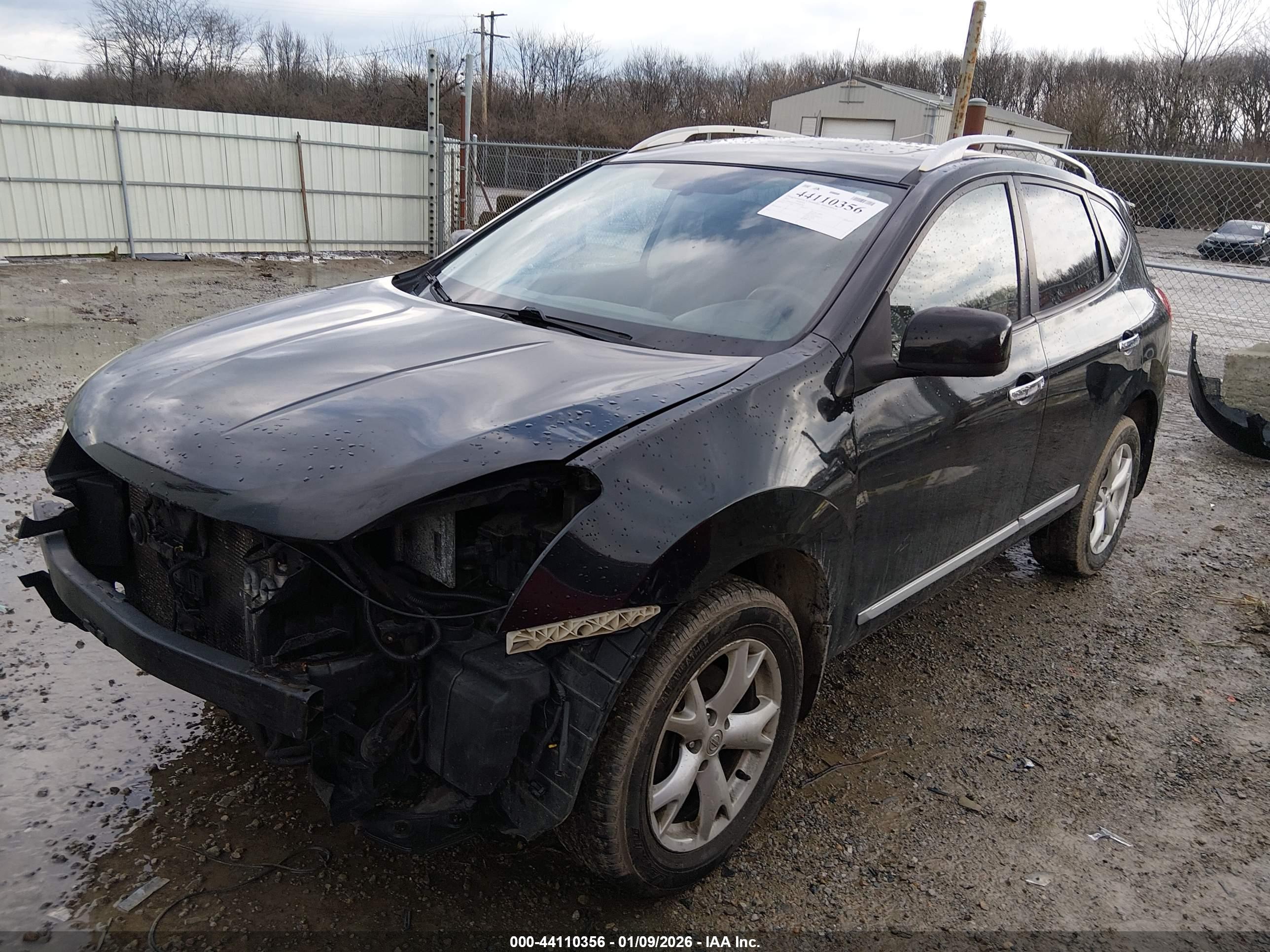 NISSAN ROGUE image 2