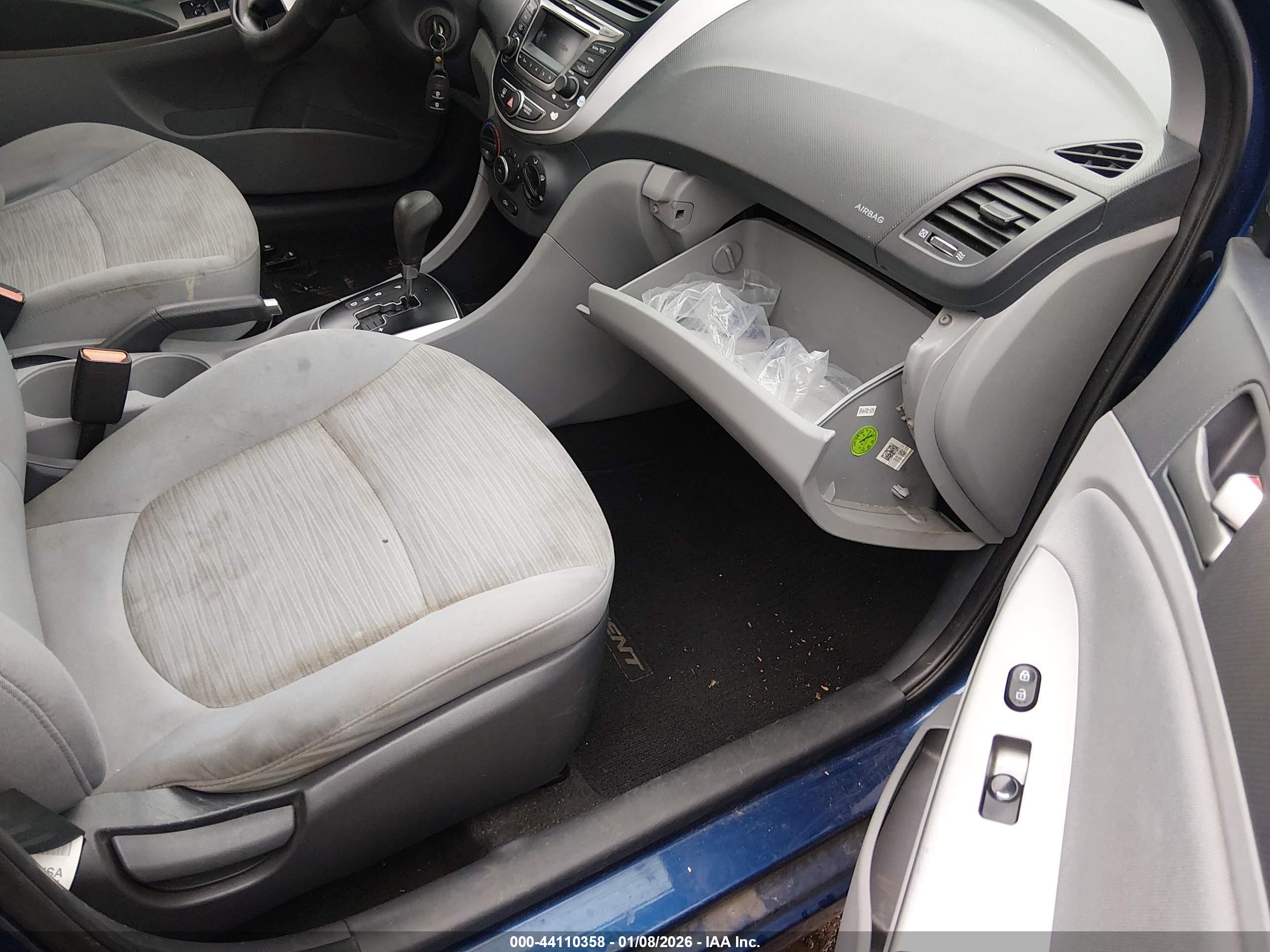 HYUNDAI ACCENT image 5