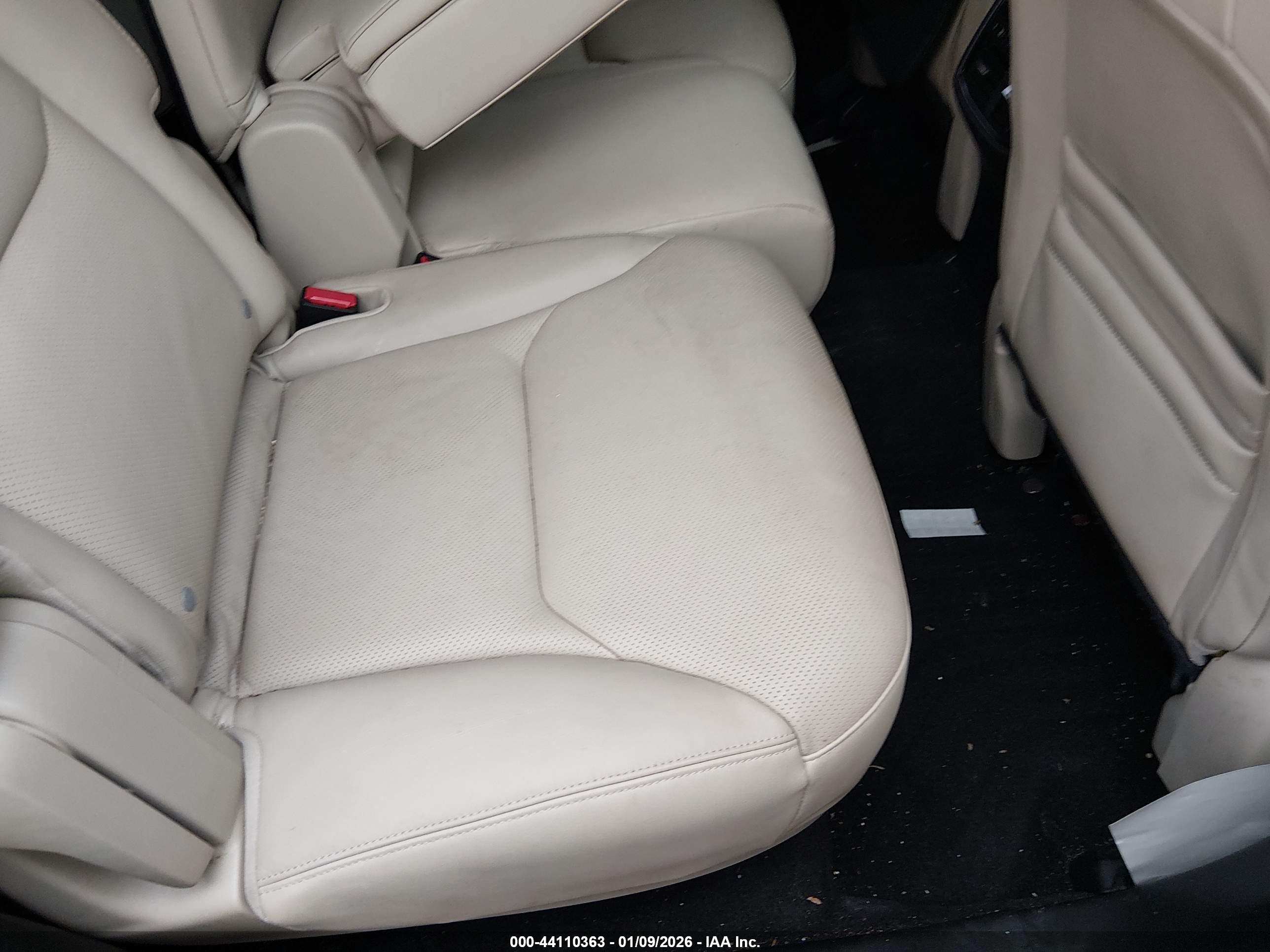 MAZDA CX-9 image 8