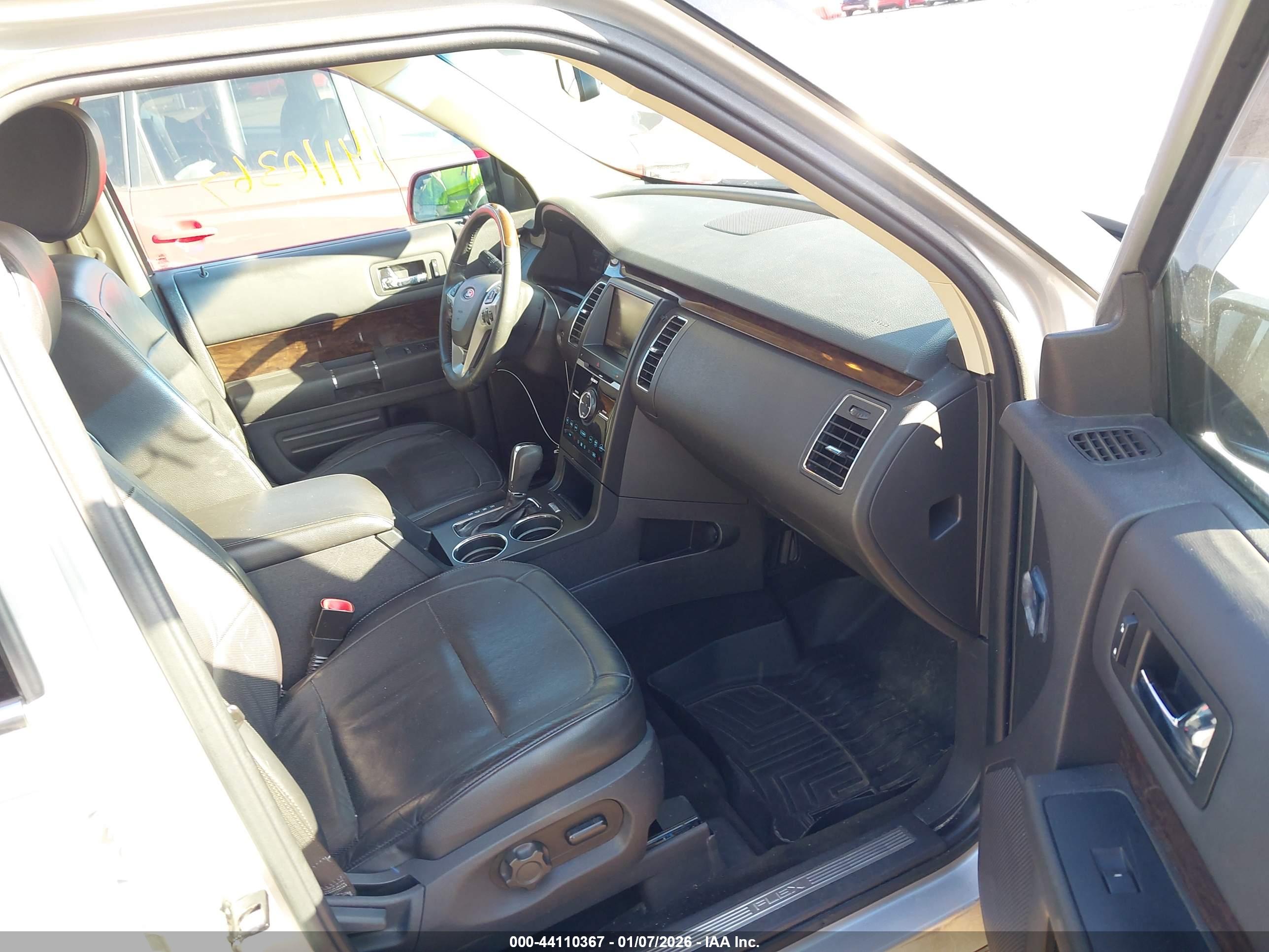 FORD FLEX image 5