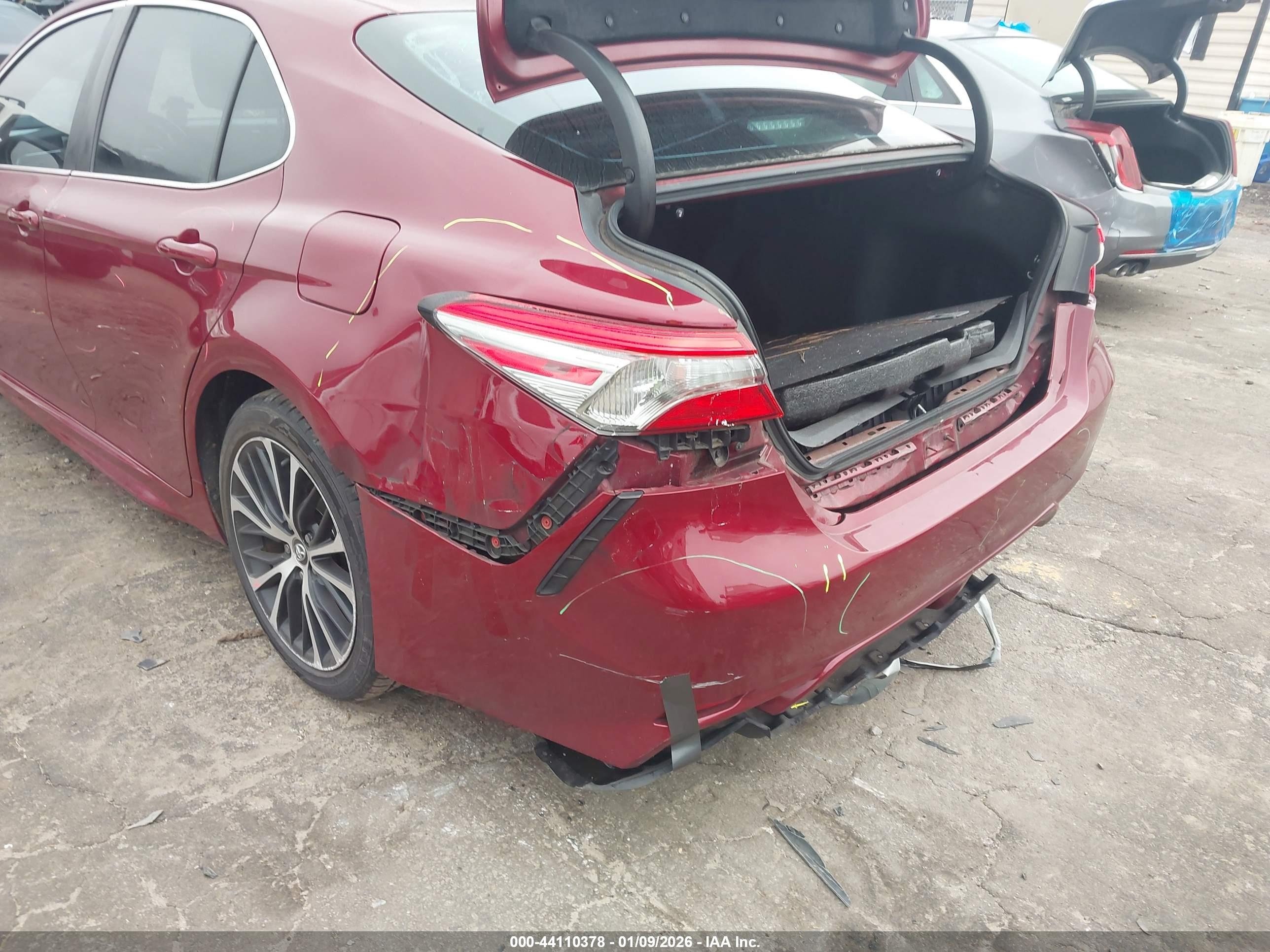 TOYOTA CAMRY image 6