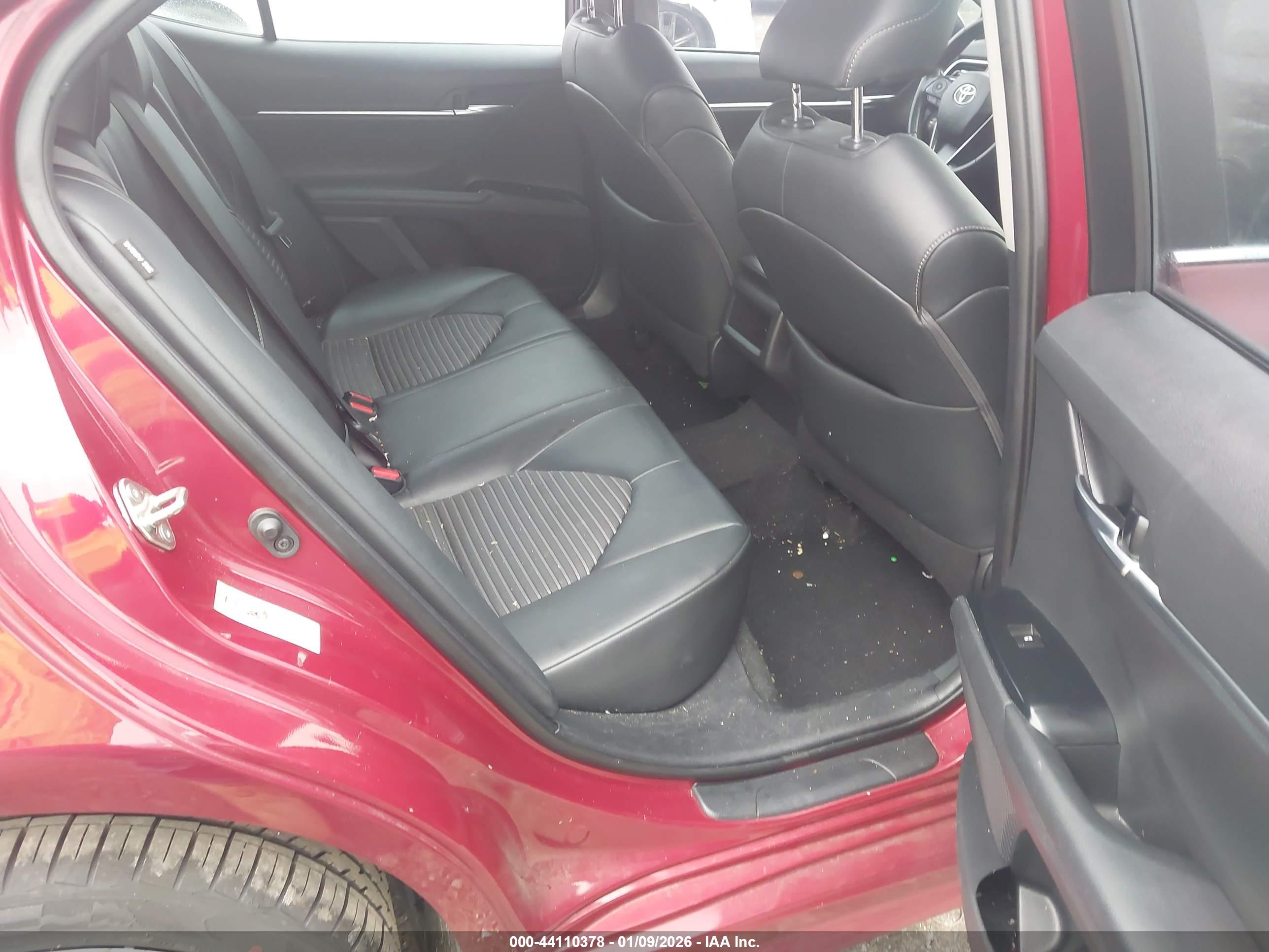 TOYOTA CAMRY image 8