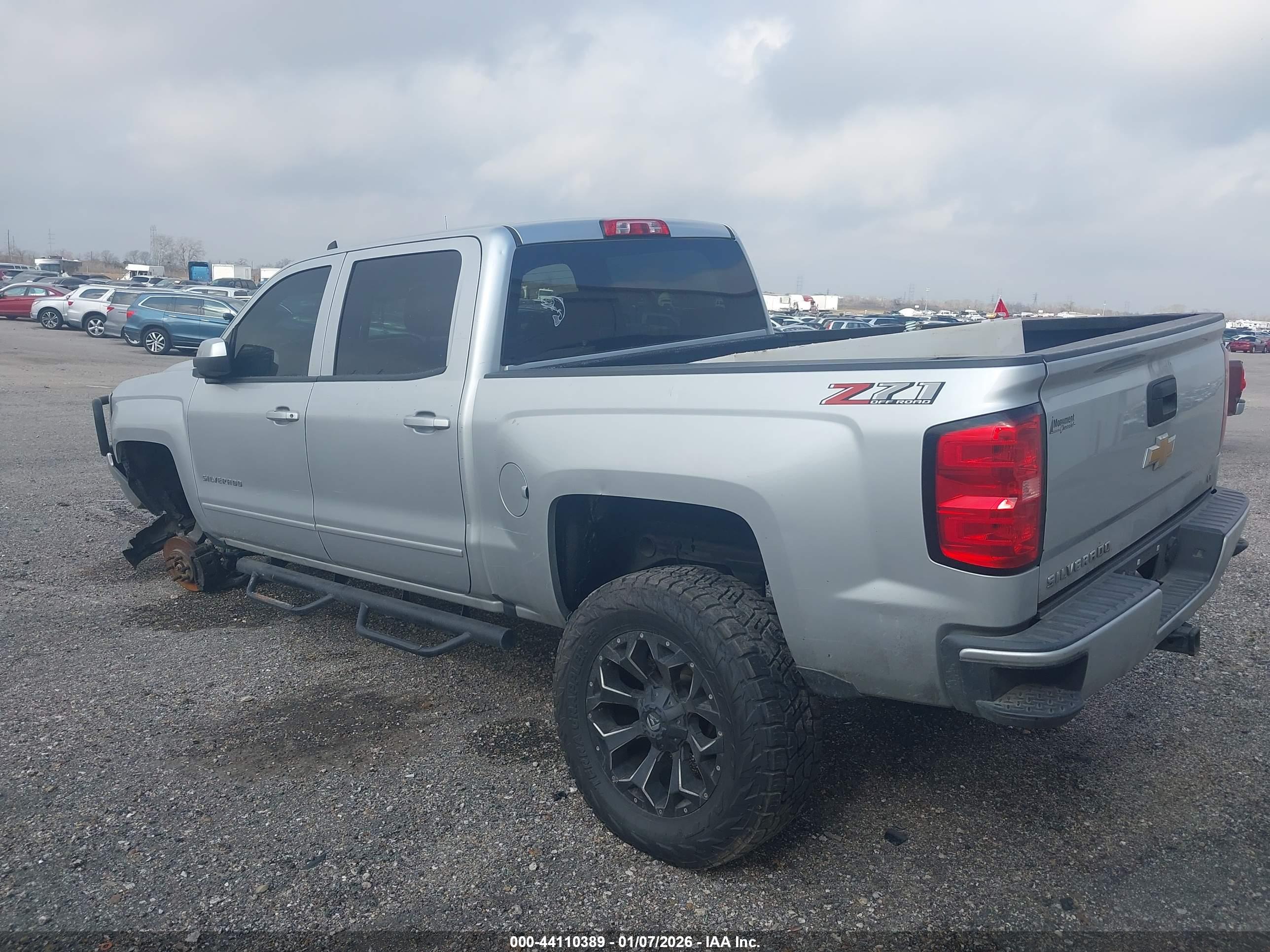 CHEVROLET SILVERADO image 3