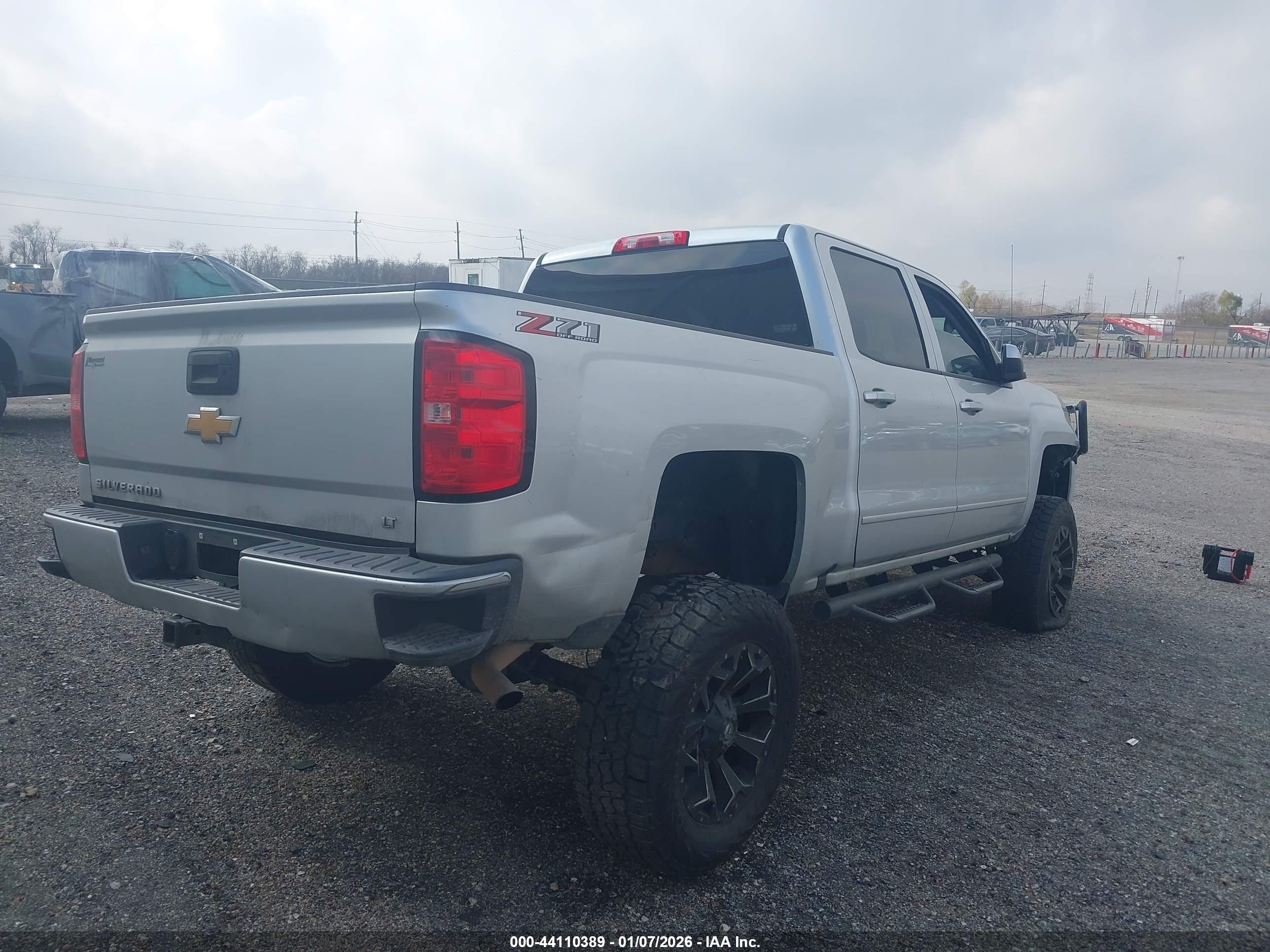 CHEVROLET SILVERADO image 4