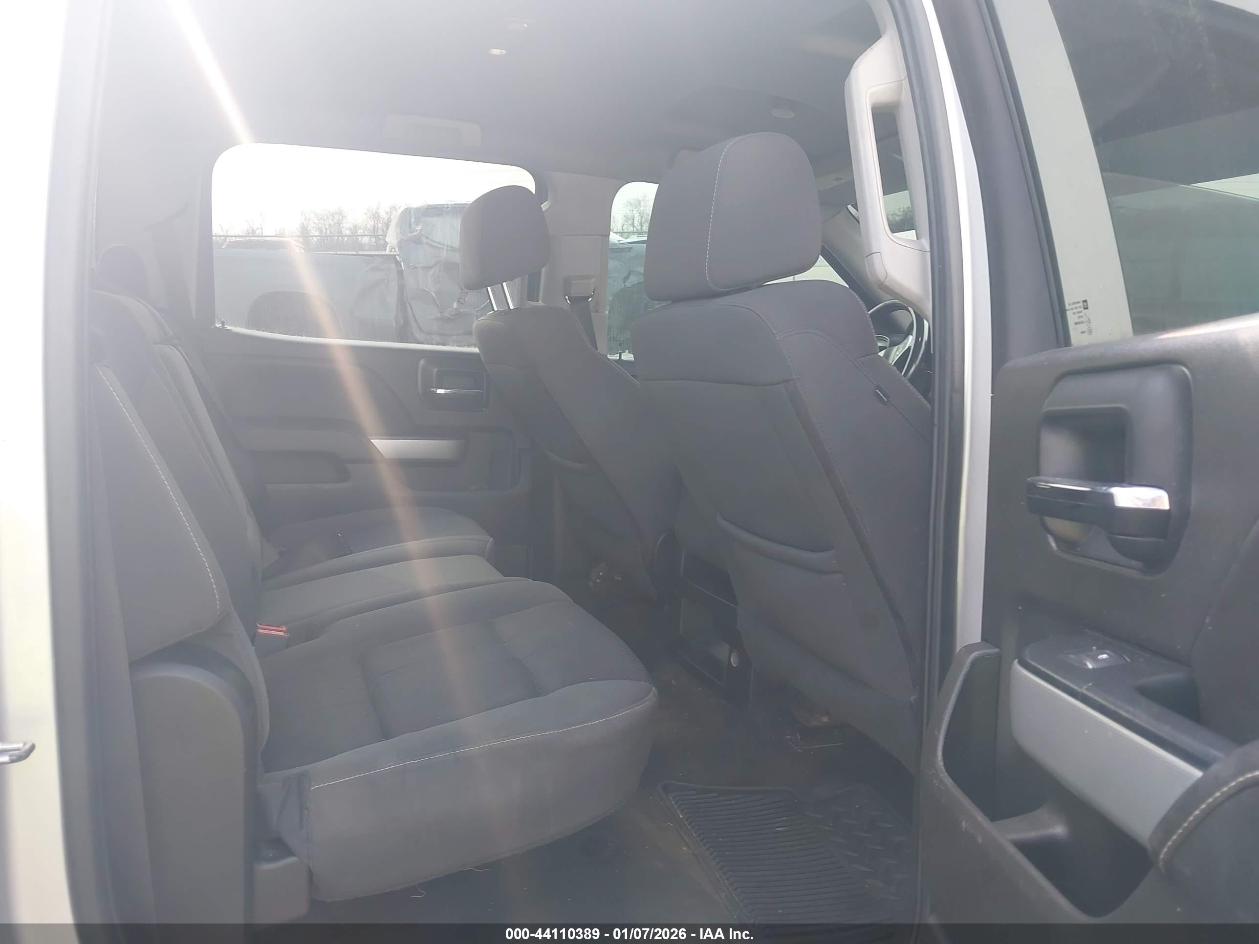 CHEVROLET SILVERADO image 8