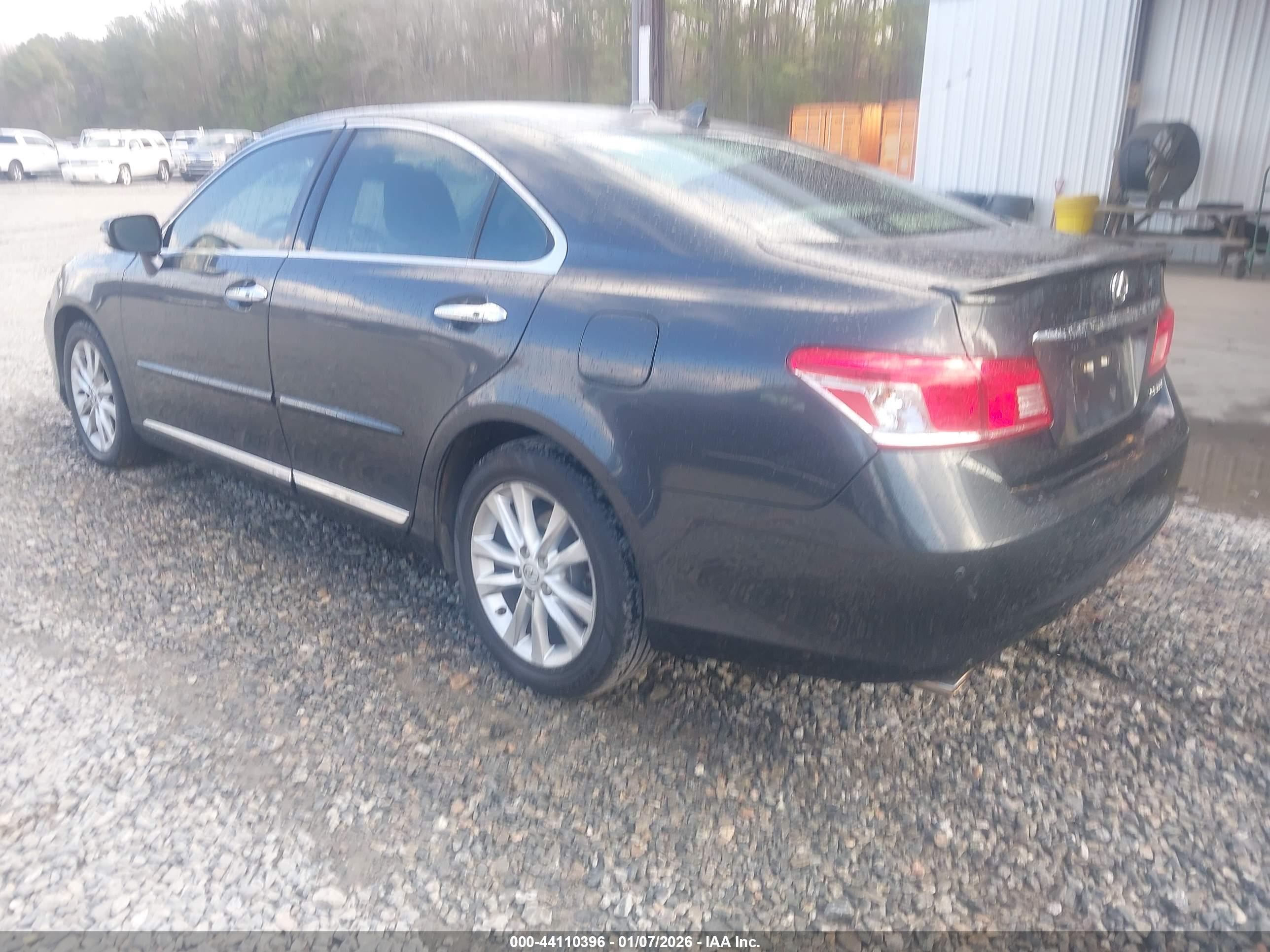 LEXUS ES image 3