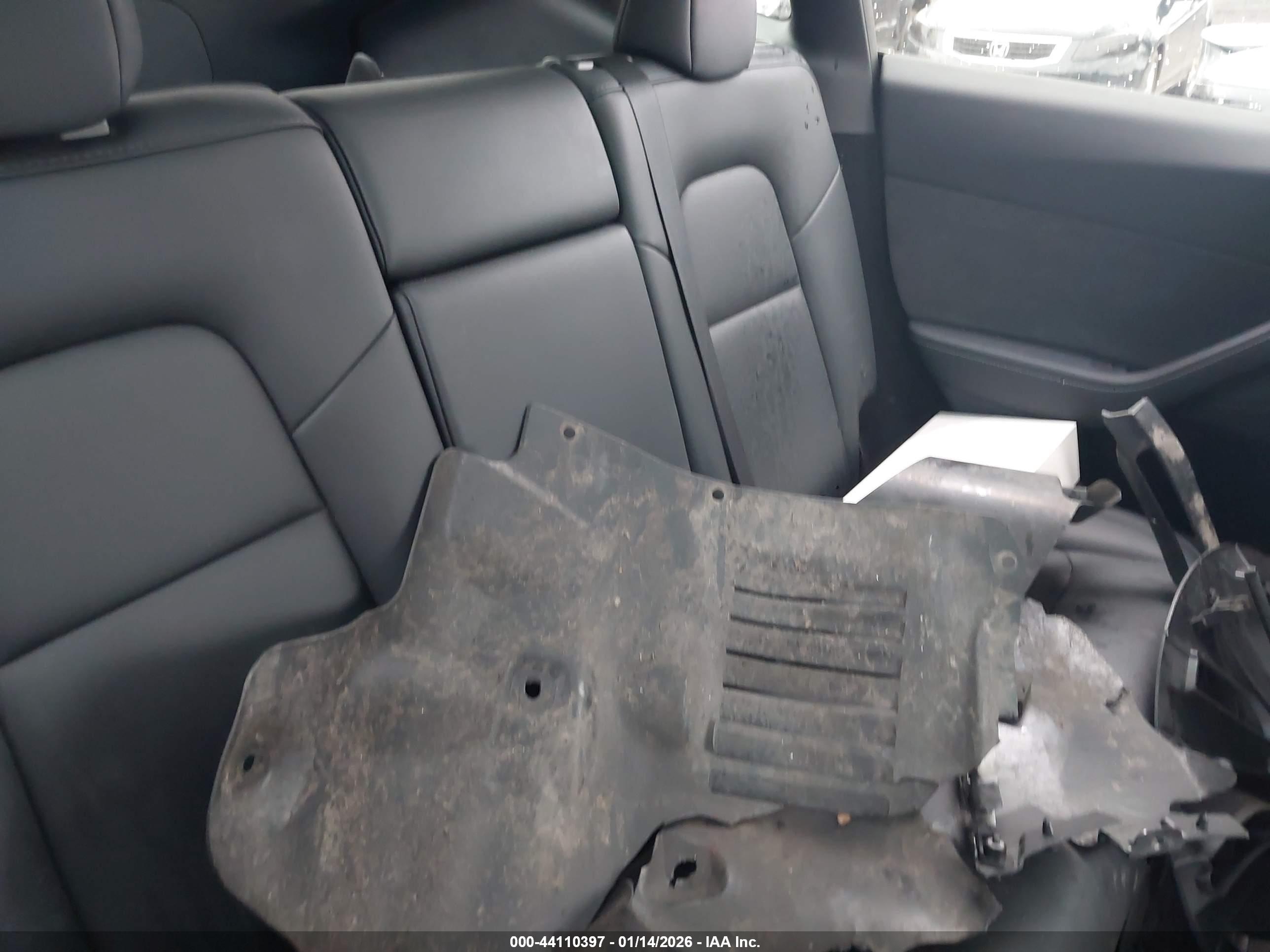 TESLA MODEL image 8