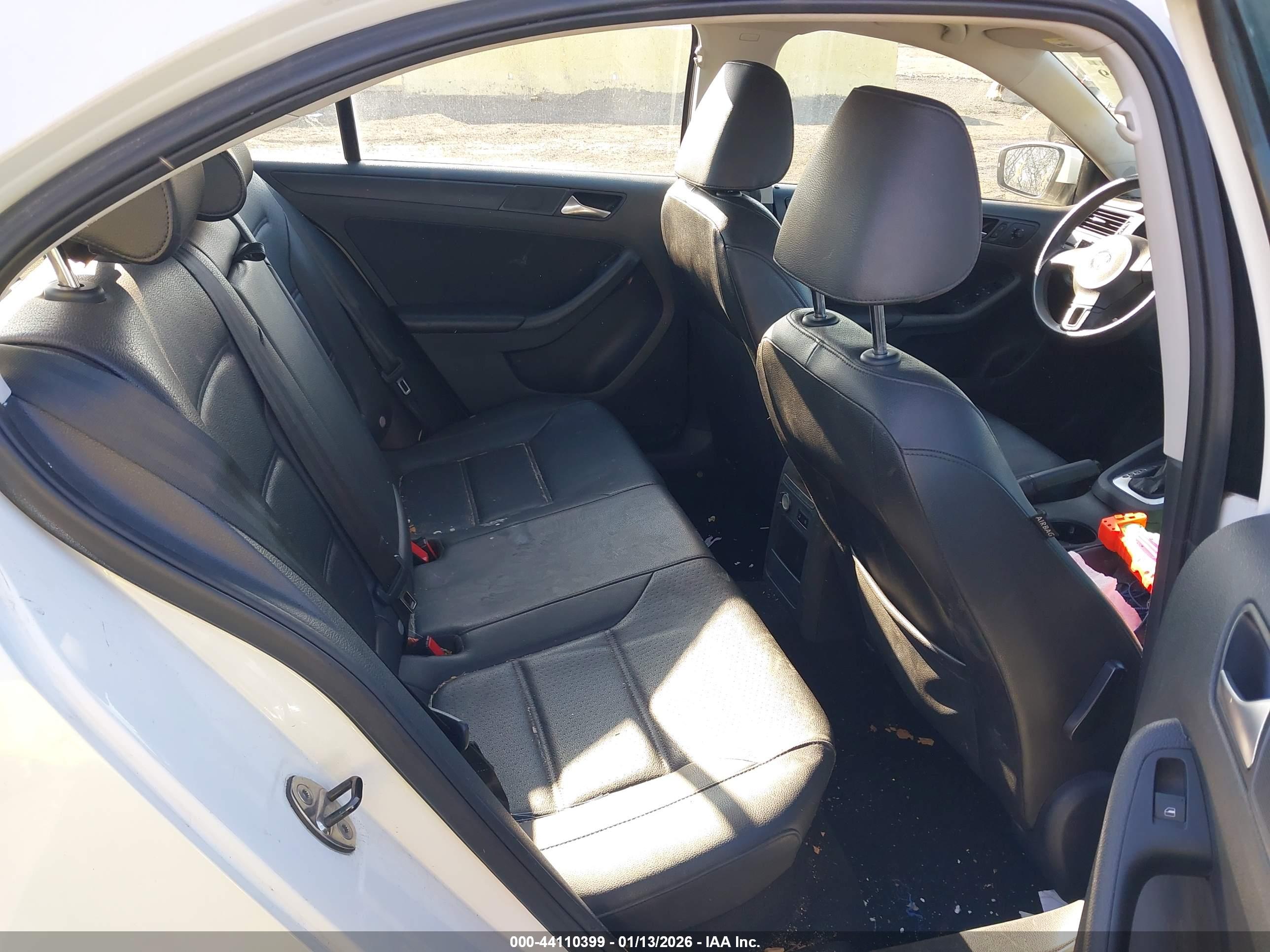 VOLKSWAGEN JETTA image 8