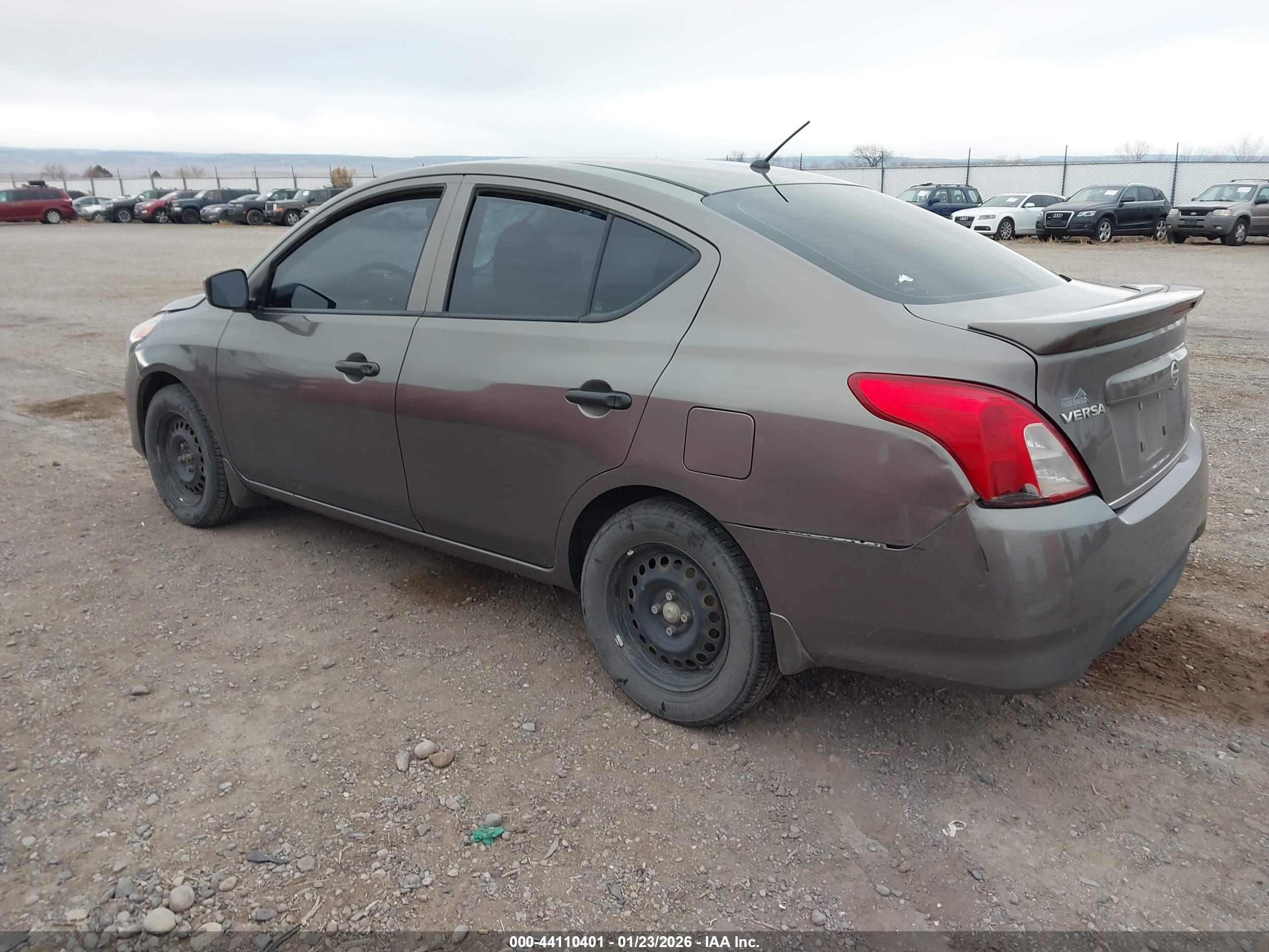 NISSAN VERSA image 3