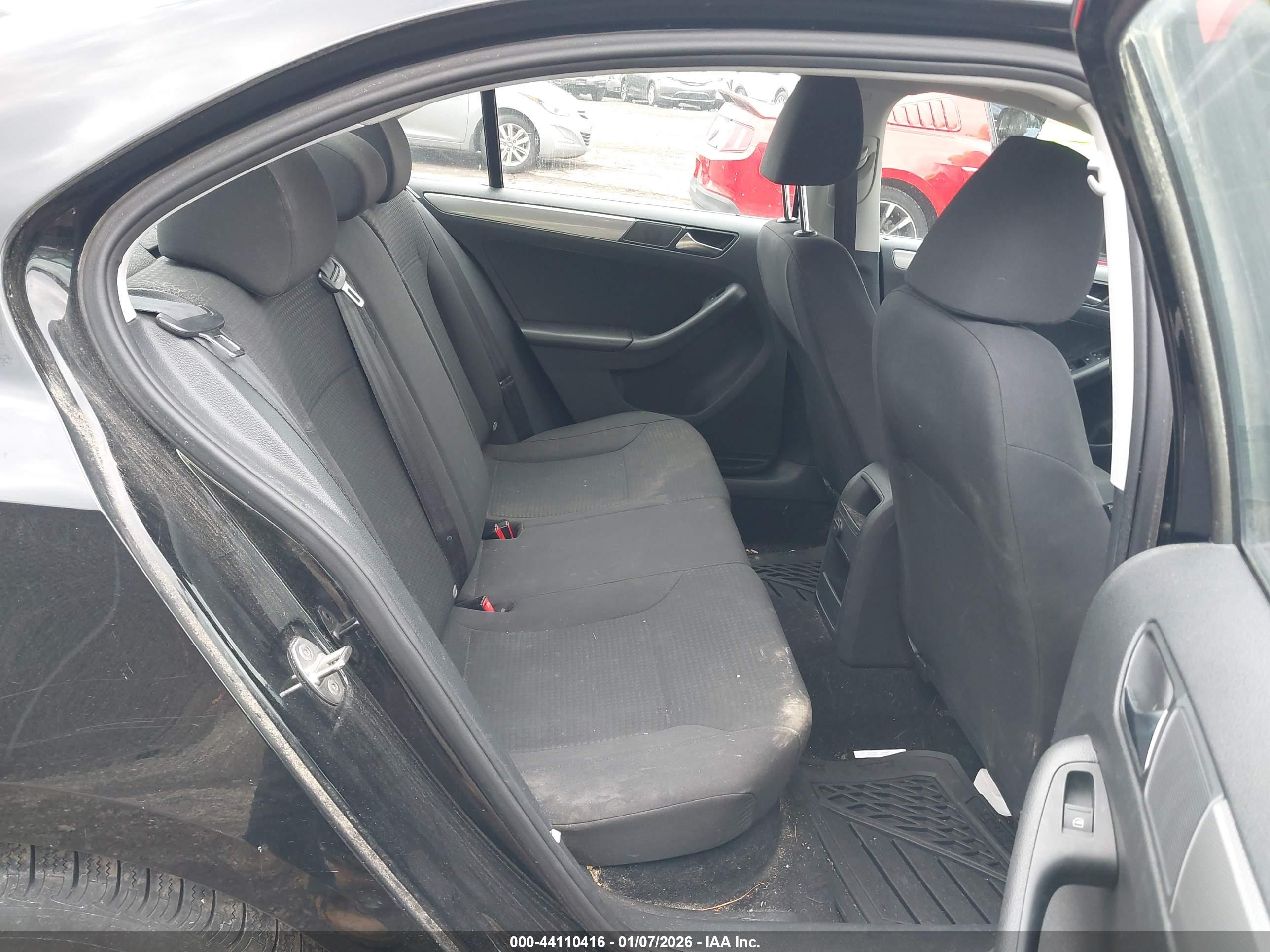 VOLKSWAGEN JETTA image 8