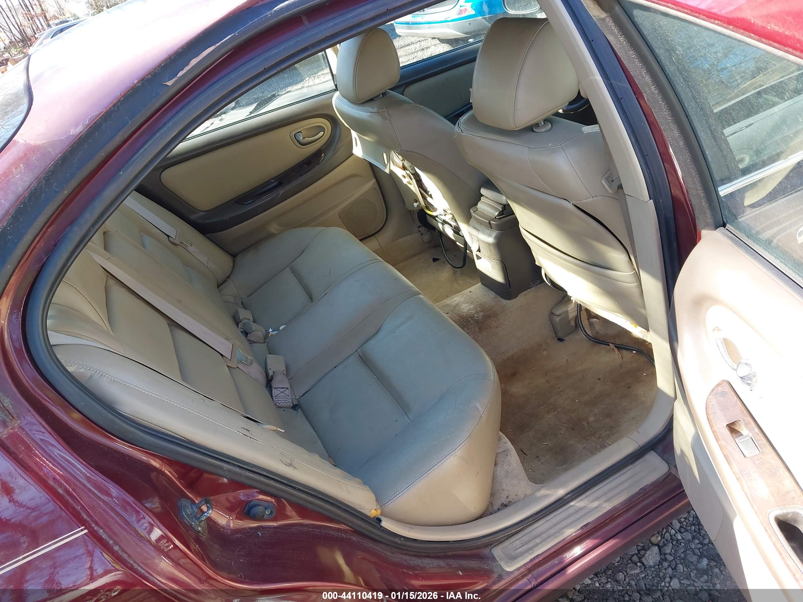 NISSAN MAXIMA image 8