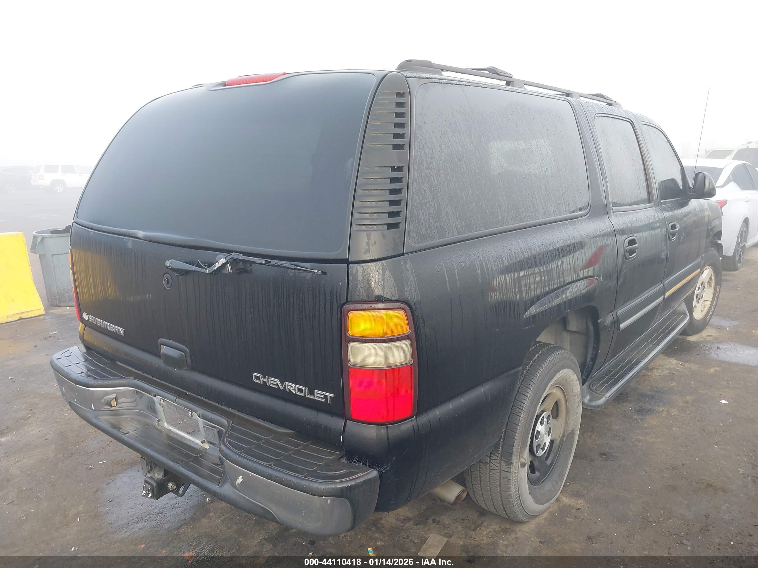 CHEVROLET SUBURBAN image 4