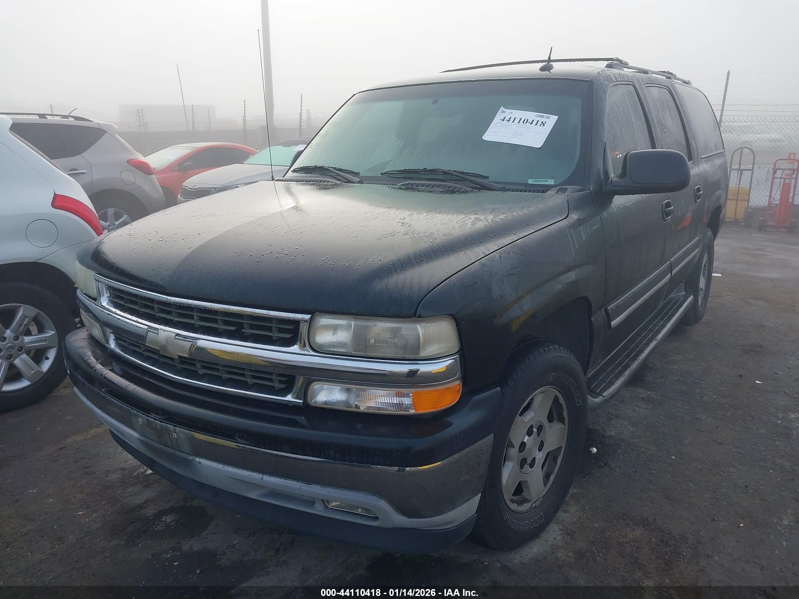 CHEVROLET SUBURBAN image 6