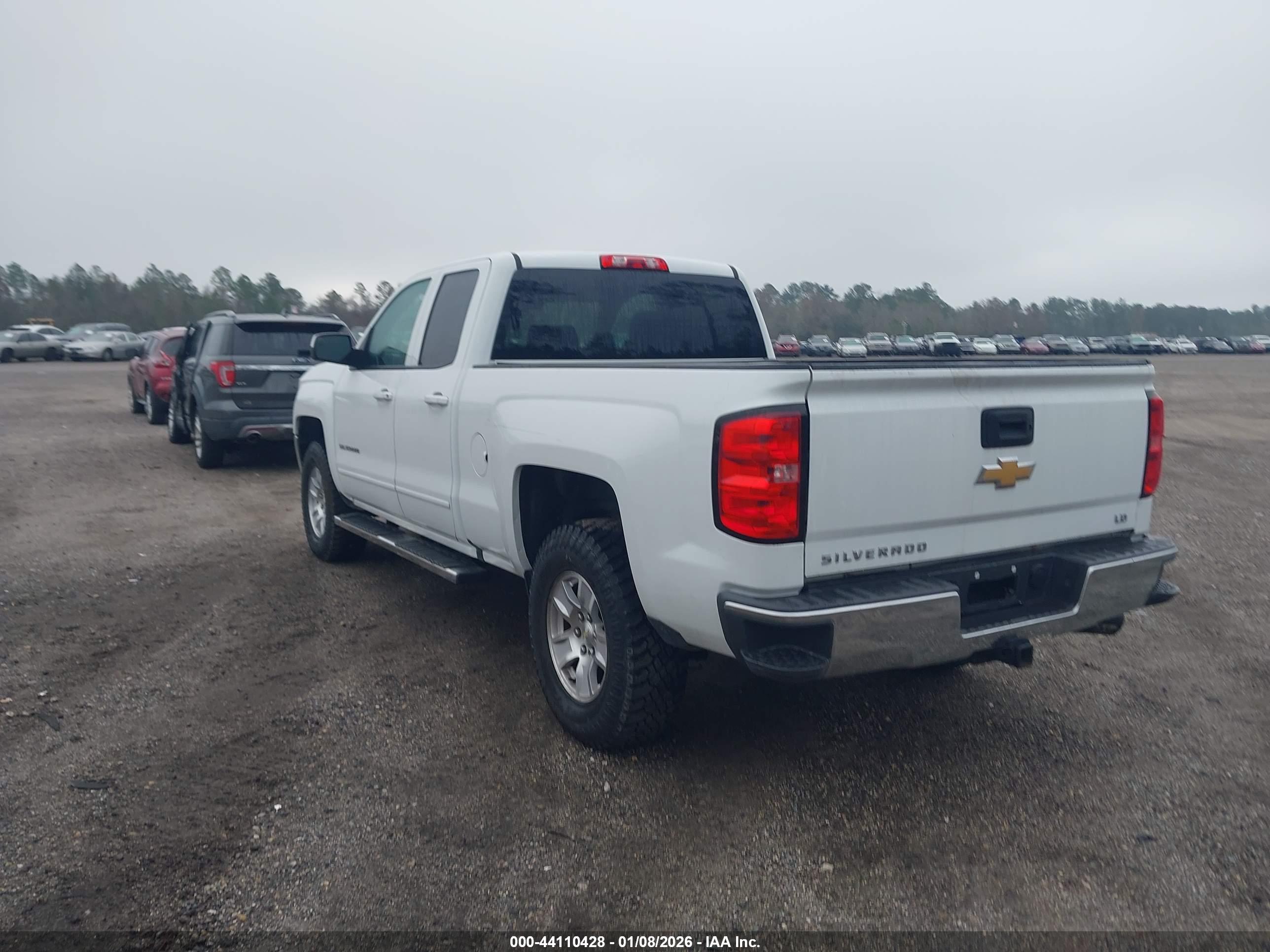 CHEVROLET SILVERADO image 3